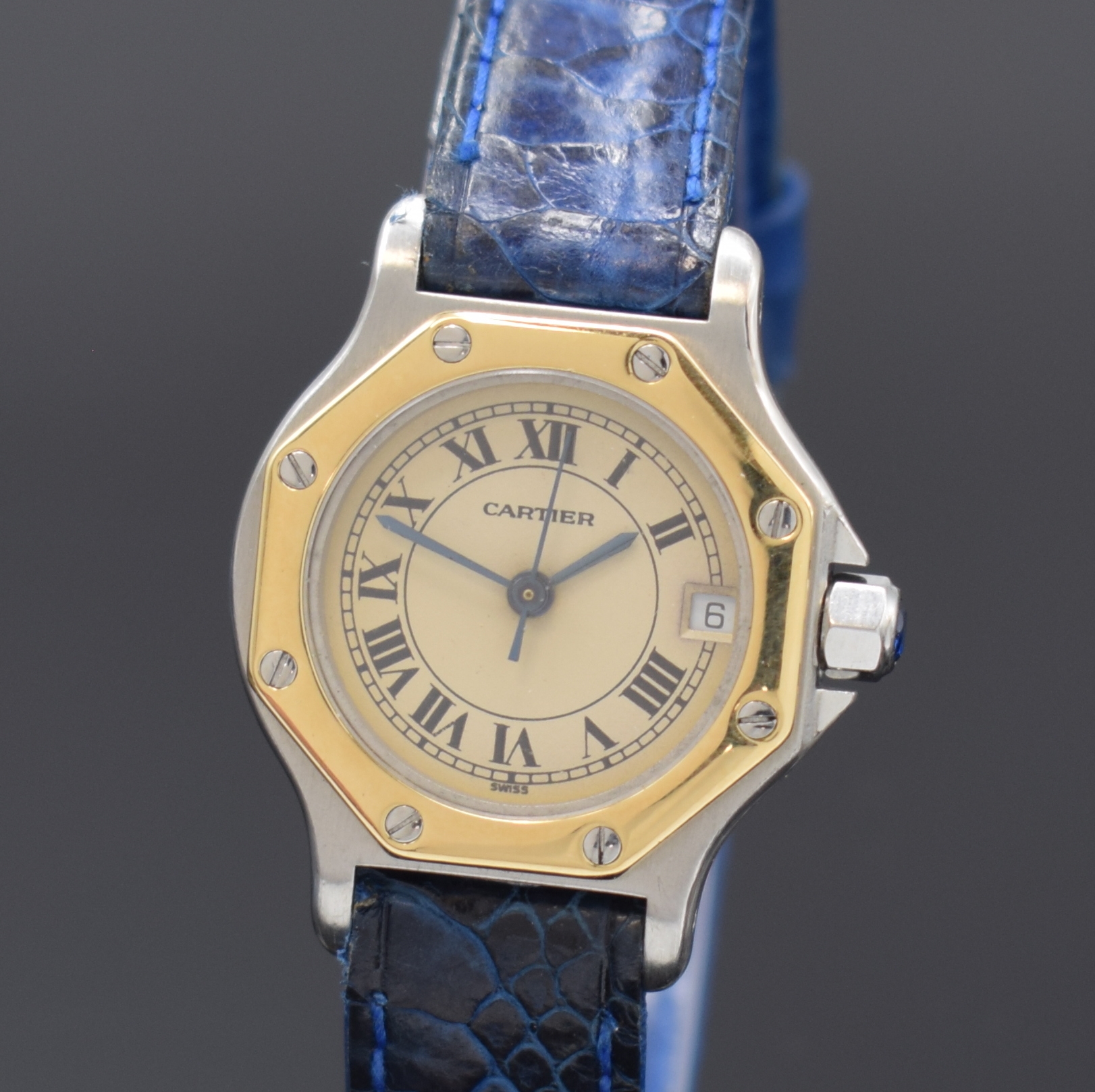Detail a: CARTIER Damenarmbanduhr Santos Ronde Referenz 187903, Schweiz um 1995, Edelstahl/Gold kombiniert inkl. neutr. Lederband, quarz, Boden 4-fach ...