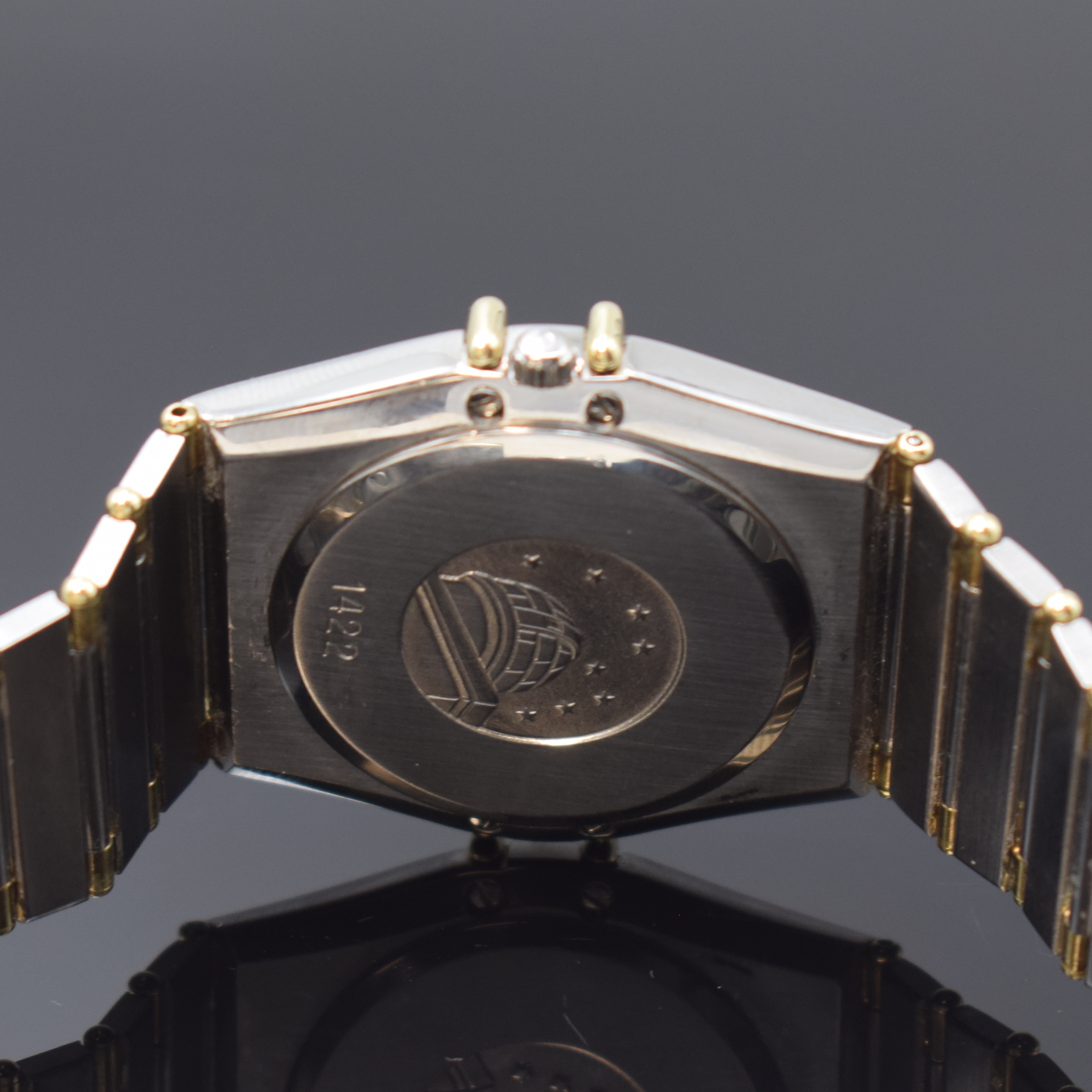 Detail d: OMEGA Herrenarmbanduhr Constellation Chronometer Referenz 1980136/3980864, Schweiz um 1985, Edelstahl/Gold kombiniert inkl. Gliederband m. Faltschl., ...