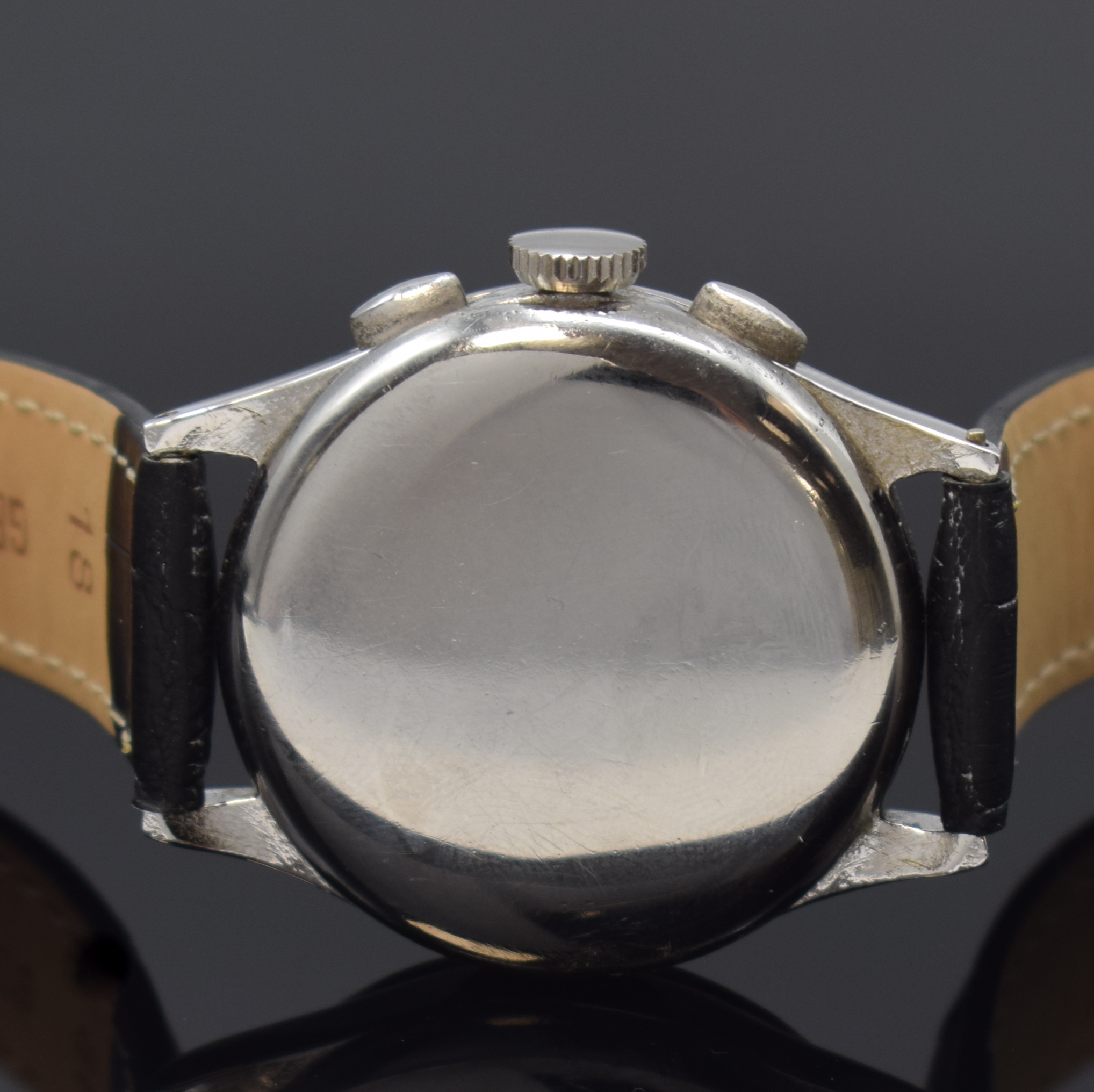 Detail c: BERTHOUD / UNIVERSAL GENEVE Herrenarmbanduhr mit Schaltradchronograph in Stahl, Schweiz um 1940, Handaufzug, besch. Boden aufgedr., silb. Zifferbl. ...