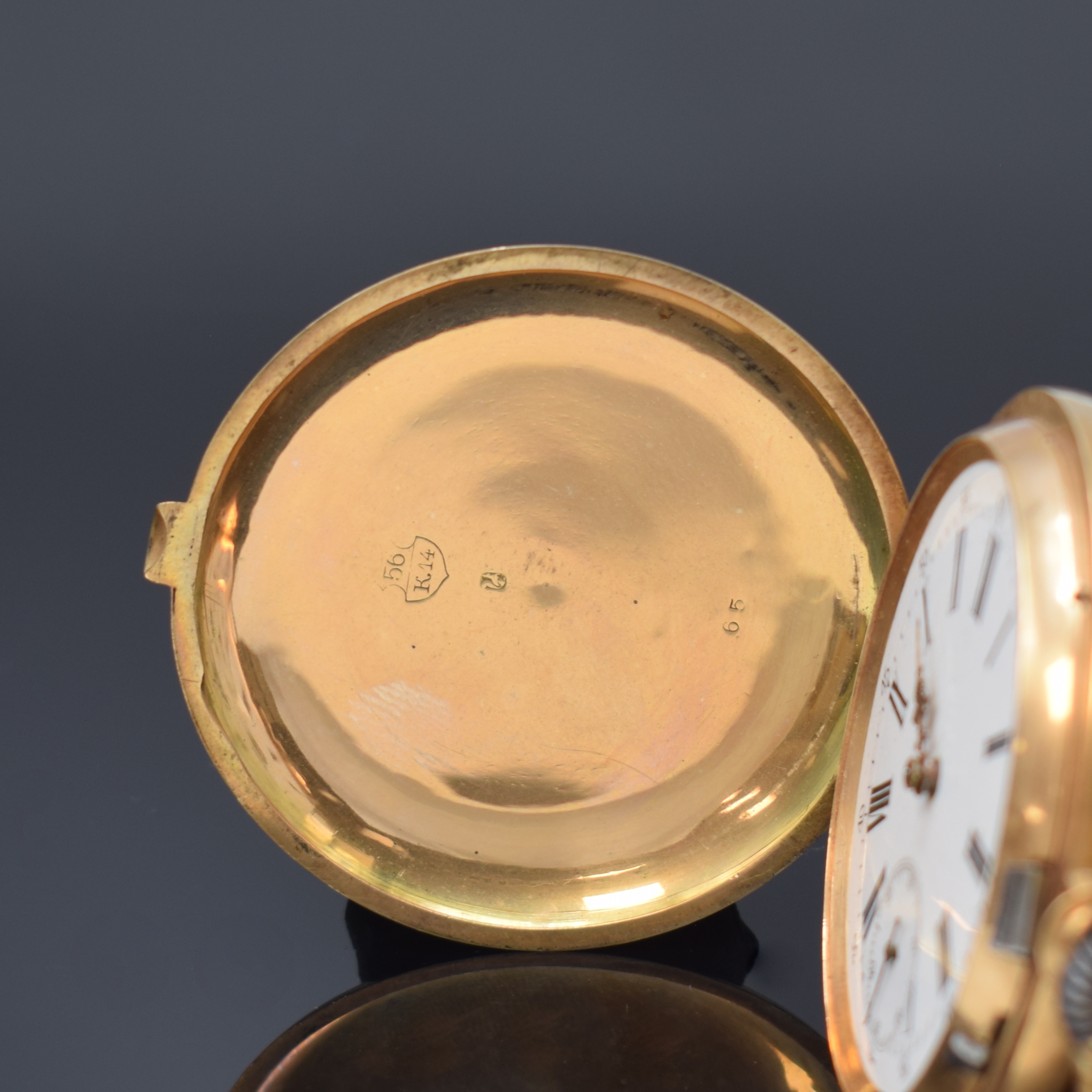 Detail a: MONARD Savonette Herrentaschenuhr in RG 585/000 an GG 585/000 Kette, Schweiz um 1910, 3 Deckel-Goldgeh. dell., guill. Sprung- u. Rückdeckel, ...