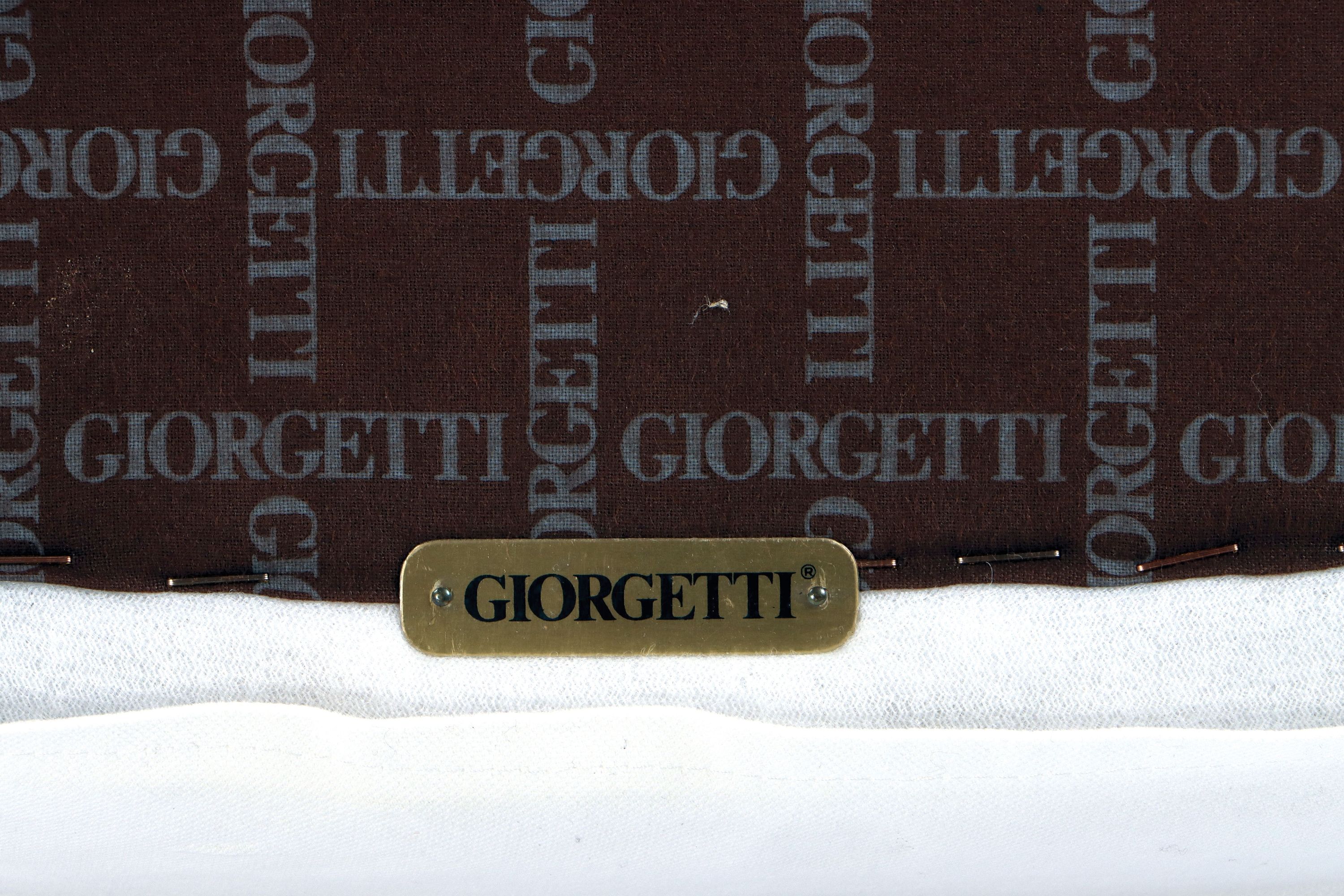 Detail e: 4er Set Stühle, "Giorgetti", made in Italy, Massivholz schwarz gelackt u. Edelholz poliert, abnehmbare Stoffhussen cremefarben, Beine ...