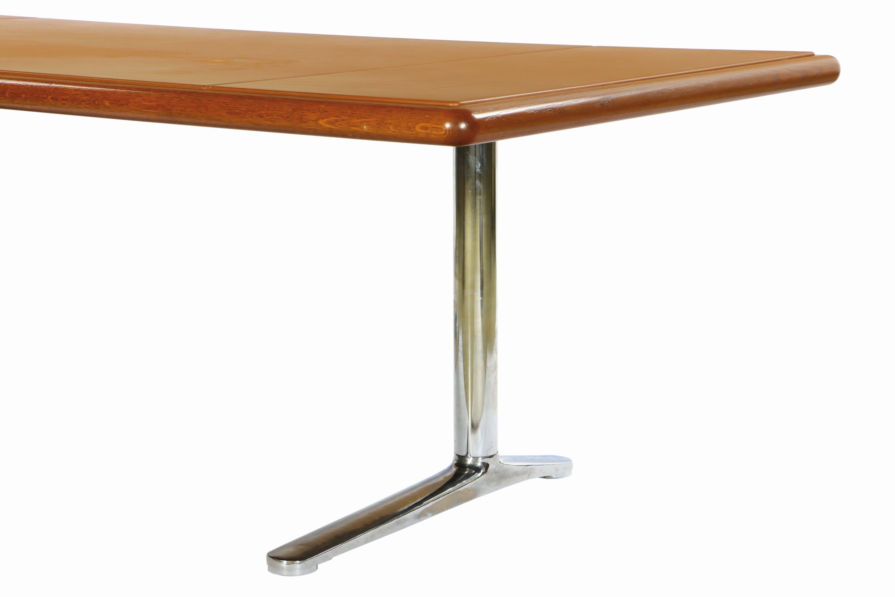 Detail a: Schreibtisch, "Knoll international", USA, Designentwurf Warren Platner von 1973, Platte umlaufend mit abgerundeten Kanten aus massiver ...