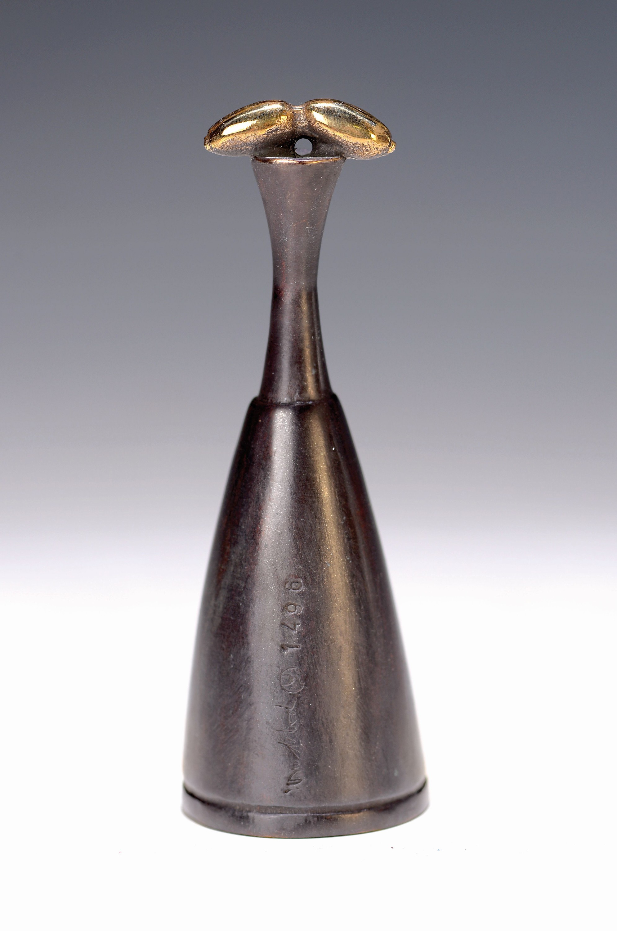 Detail k: Paul Wunderlich, 1927-2010, Skulptur Löschhütchen, sign., num. 1496, H. ca. 9 cm