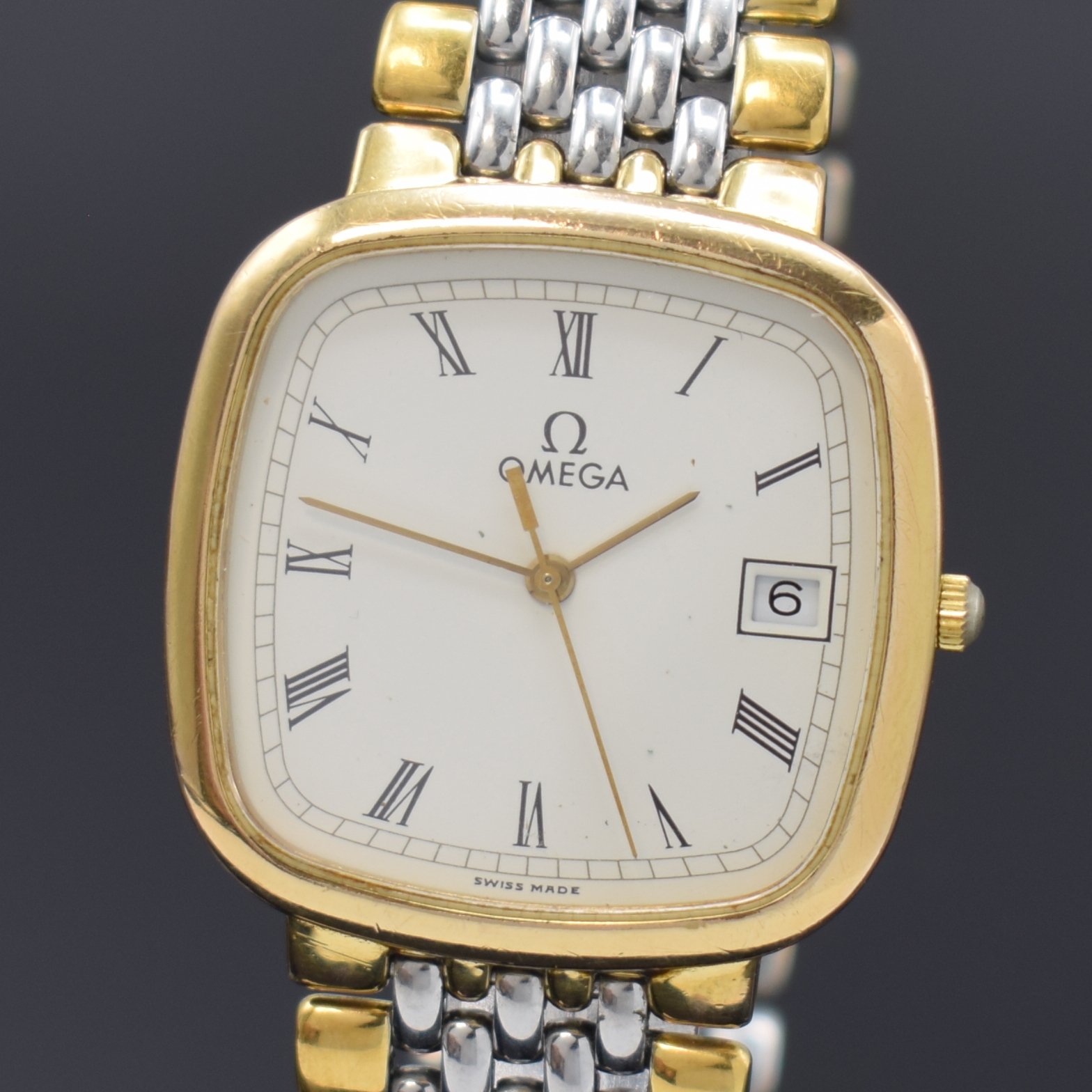 Detail a: OMEGA De Ville Herrenarmbanduhr Referenz 396.1017, Schweiz 1980er Jahre, quarz, verg. Geh. inkl. z. T. verg. Gliederband m. Faltschl., Edelstahlboden ...