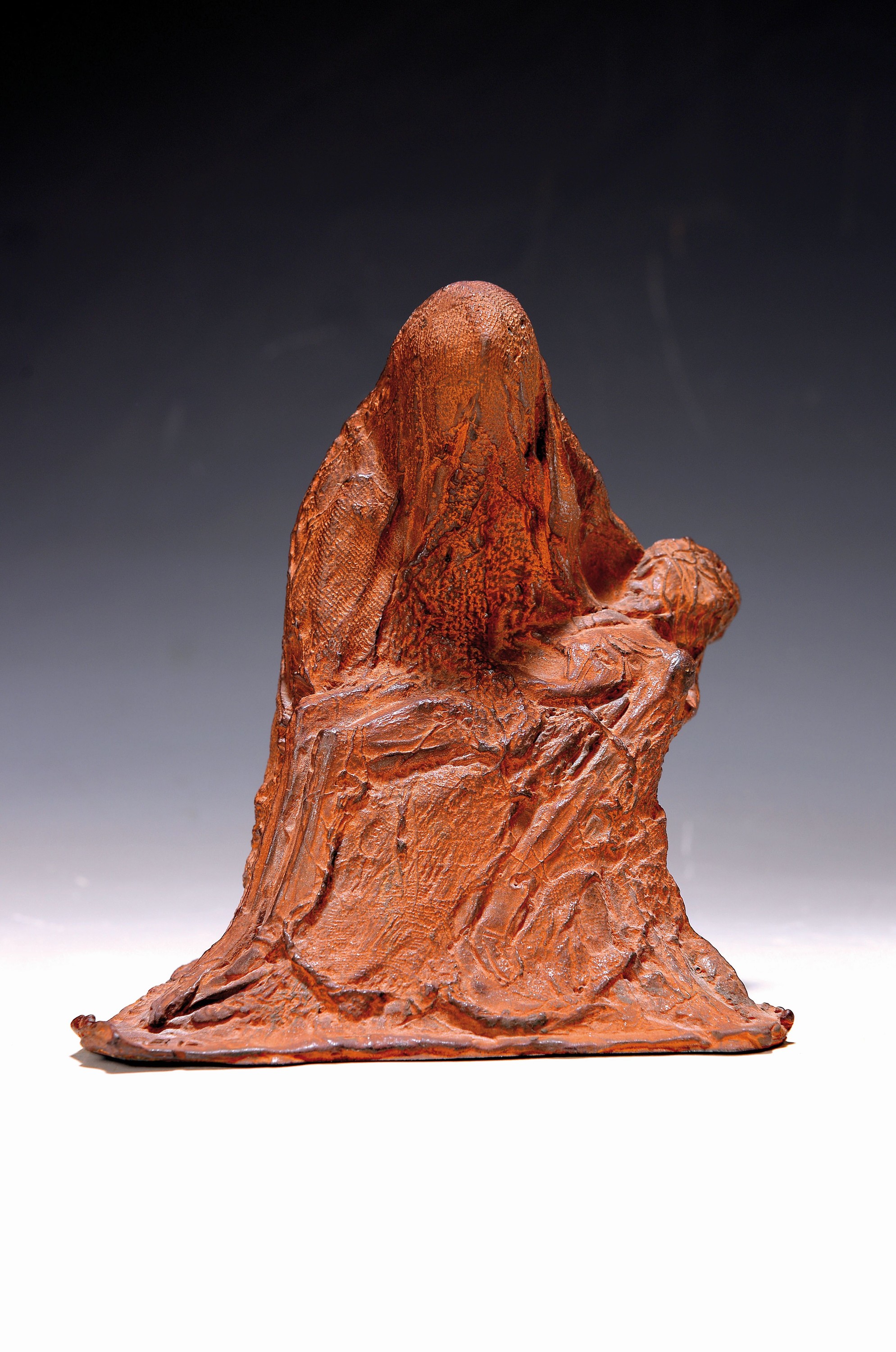Detail k: Thomas Duttenhöfer, geb. 1950, Skulptur Pieta, Monogramm TD, bezeichnet als Künstlerexemplar E.A., ca. 16x14 cm