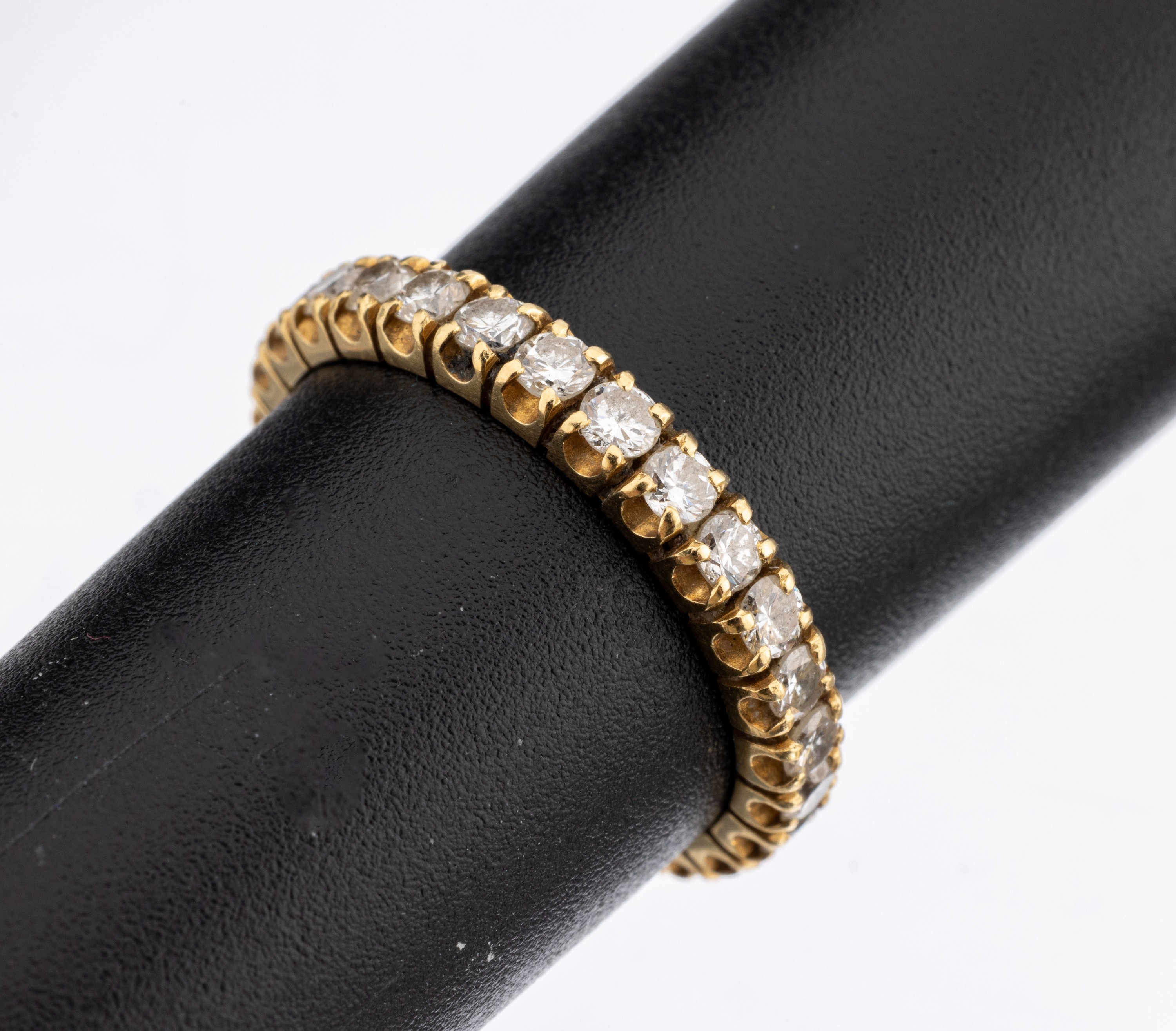 18 kt Gold Brillant-Ring, GG 750/000, 27 Brillanten zus. ca. 1.17 ct (grav.) Weiß/si, RW 53, ca. 2.5 g