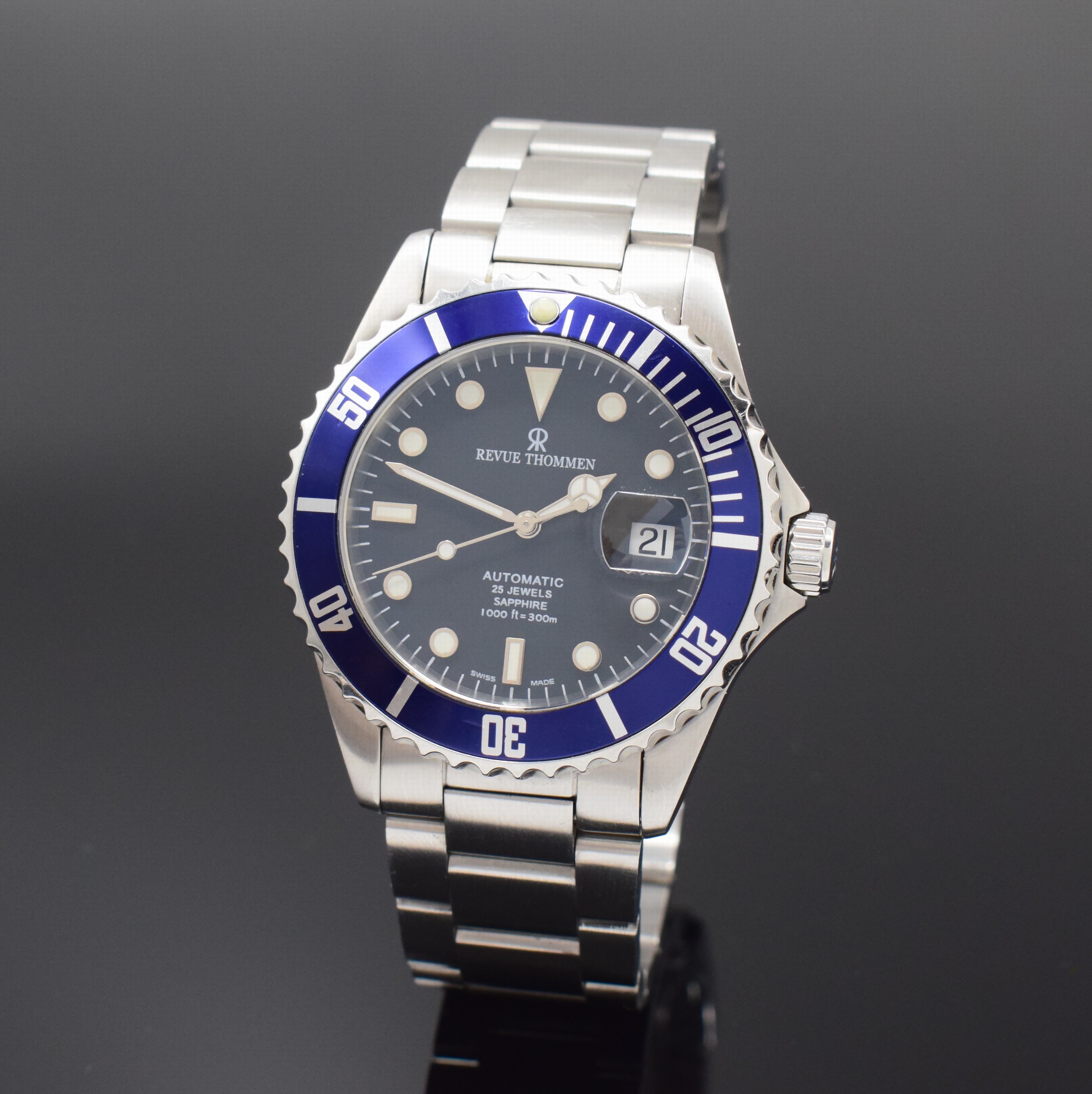 REVUE THOMMEN Diver Herrenarmbanduhr in Stahl Referenz 17571.2, Schweiz um 2018, Automatik, Boden u. Krone verschr., orig. Gliederband m. Faltschl., ...