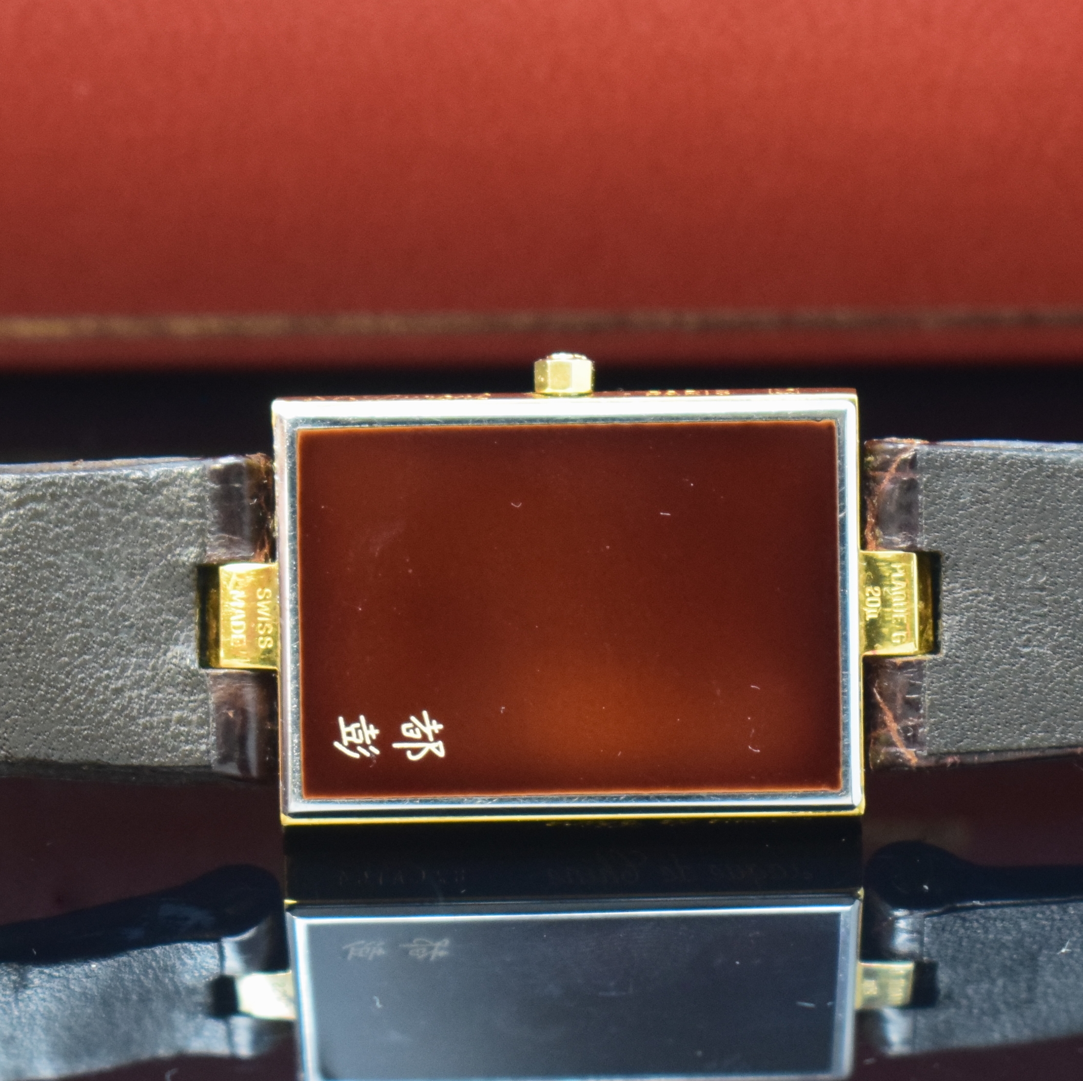 Detail f: DUPONT Designer-Herrenarmbanduhr, Frankreich / Schweiz um 1988, quarz, verg. Geh., orig. Lederband m. Dornschl., Zifferbl. wie Gehäuseteile mit ...