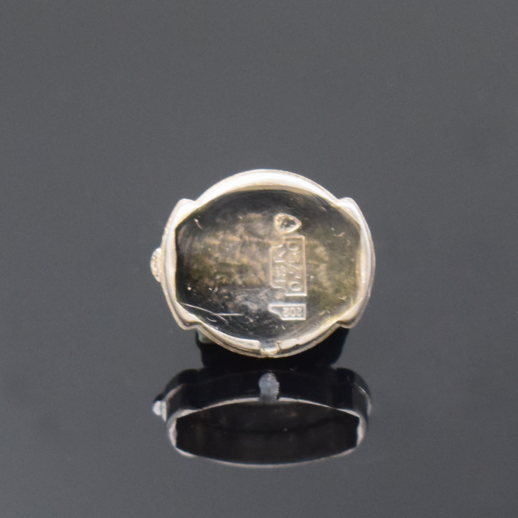 Detail d: LeCoultre Damenarmbanduhr in WG 750/000 mit Diamanten, Schweiz um 1960, Handaufzug, neutr. 18k Gold Gehäuse, Boden aufgedr., Goldband m. ...