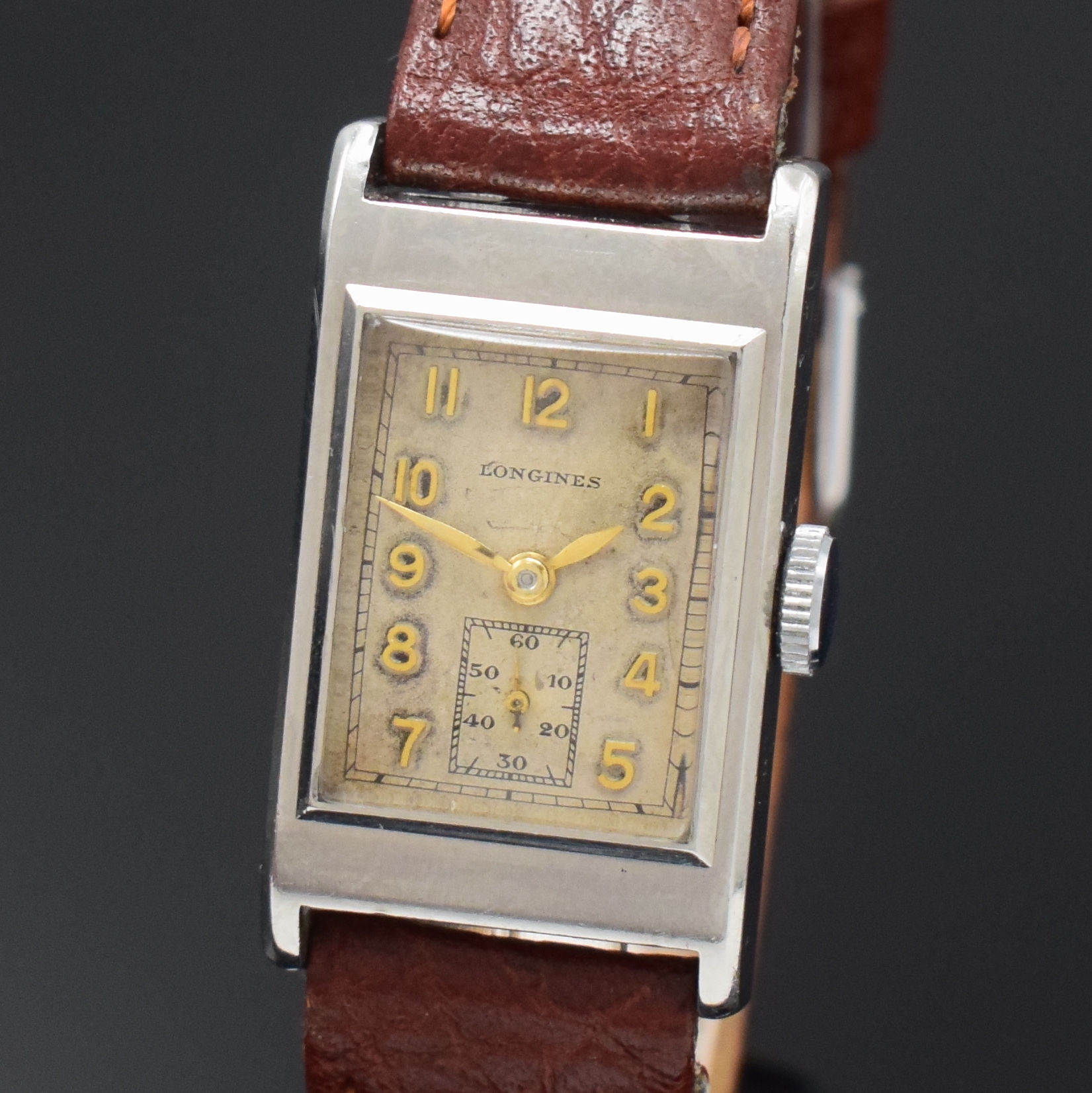 Detail a: LONGINES rechteckige Armbanduhr Referenz 1266 in Stahl, Schweiz um 1936, Handaufzug, seltenes unpoliertes Geh., Boden aufgedr., silb. orig. Zifferbl. ...