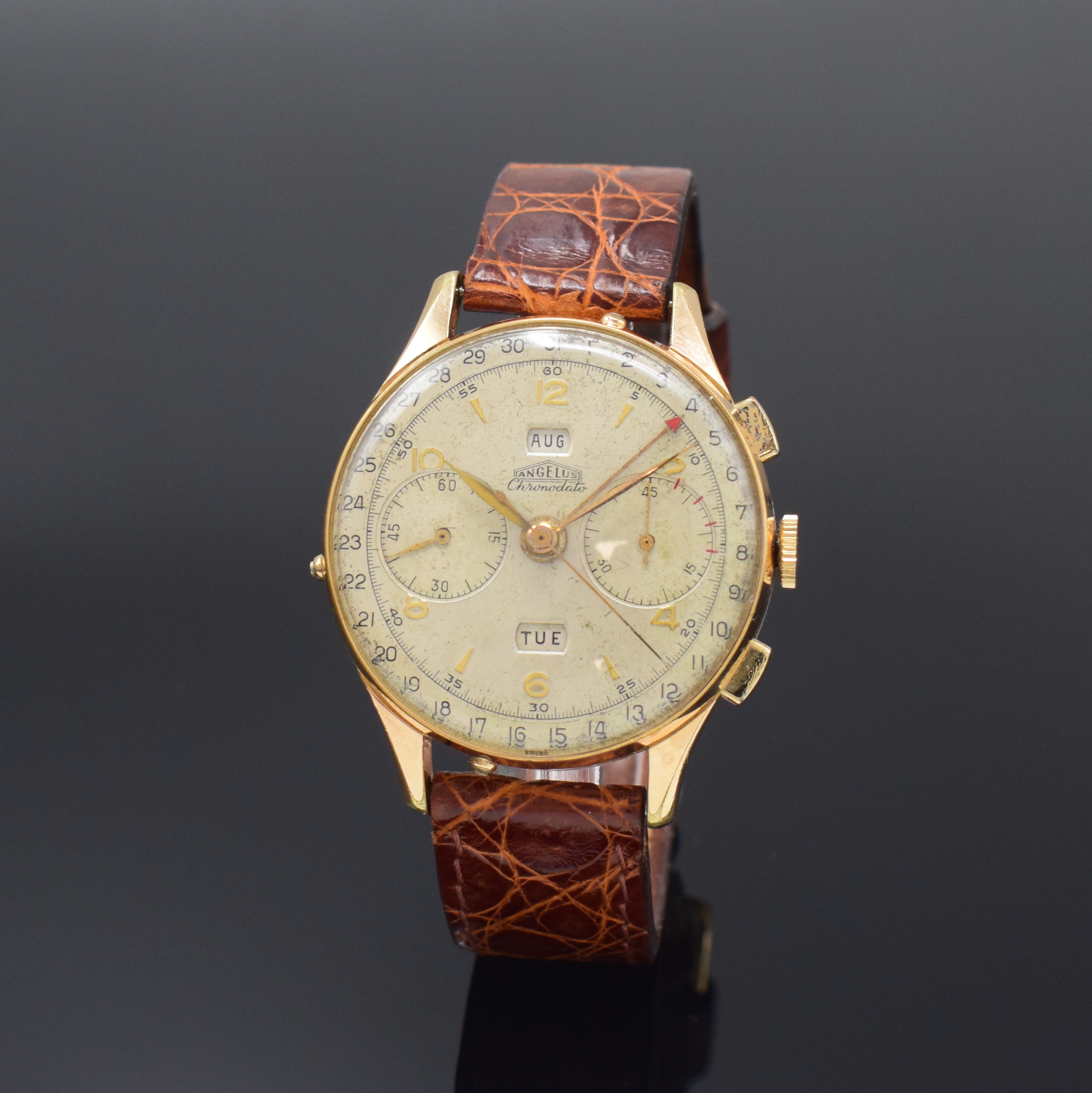 ANGELUS Chrono-Dato Armbandchronograph mit Vollkalender, Schweiz um 1945, Handaufzug, verg. Geh. m. seitl. Korrekturdrückern, Stahlboden aufgedr., ...