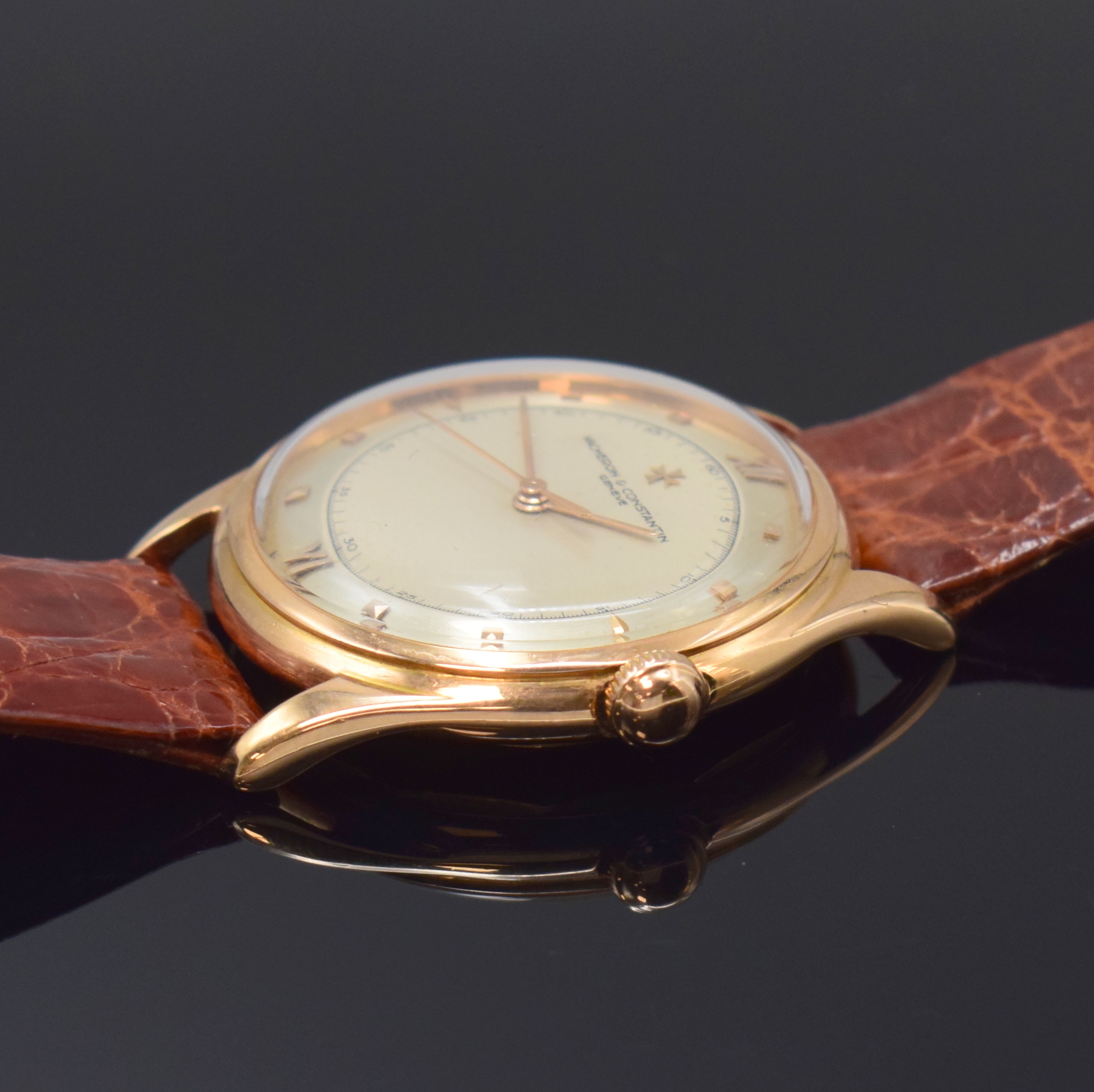 Detail b: VACHERON & CONSTANTIN Armbanduhr in RoseG 750/000, Schweiz um 1950, Handaufzug, 2-tlg. Geh., Boden verschr., silb. Duoton-Zifferbl. rest., rotgold. ...