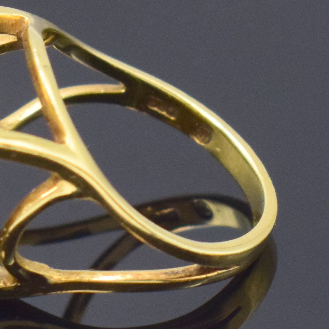 Detail b: ARCTOS Ringuhr in GG 585/000, Schweiz / Deutschland um 1965, Handaufzug, rundes Geh. m. aufgedr. Boden, an 4 Punkten auf Ring gelötet, silb. ...