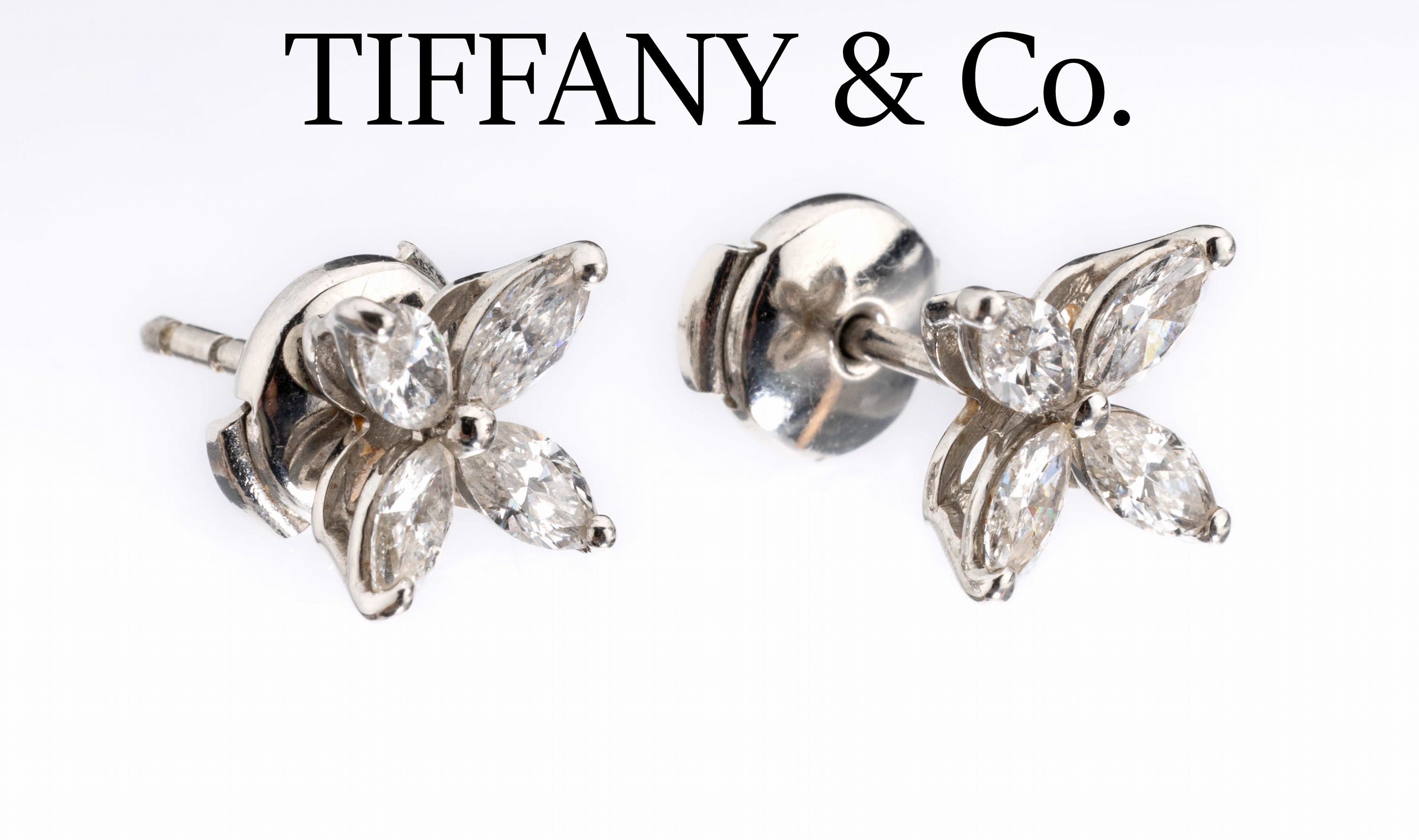 Paar Platin TIFFANY & Co Diamant-Ohrstecker, Pt 950, Modell Victoria, 8 Diamant-Navetteszus. ca. 0.92 ct feines Weiß/vs, sign.