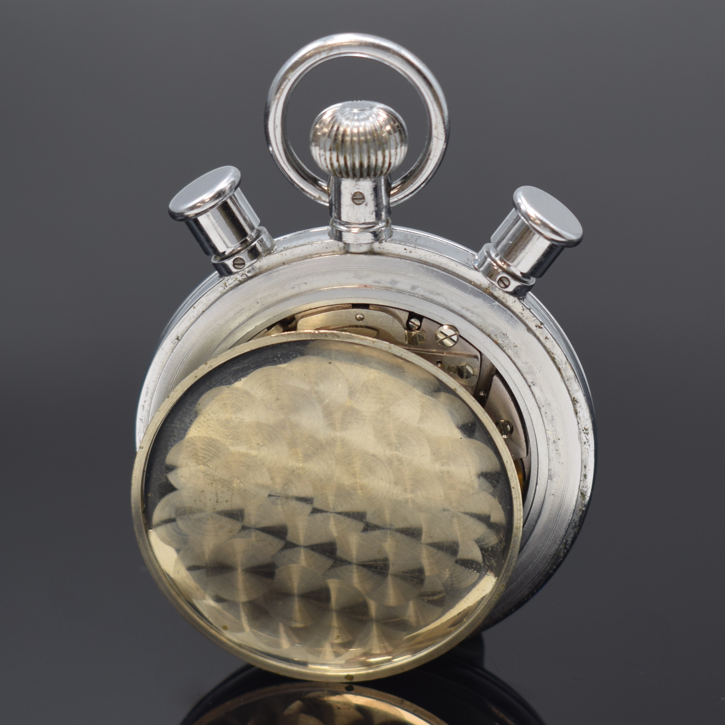 Detail c: JAQUET grosse Stoppuhr mit Rattrapante, Schweiz um 1950, verchr. Geh., Boden u. Glasrand aufgedr., Emailzifferbl. m. 100er- Tlg., 30-Min.-Zähler b. ...