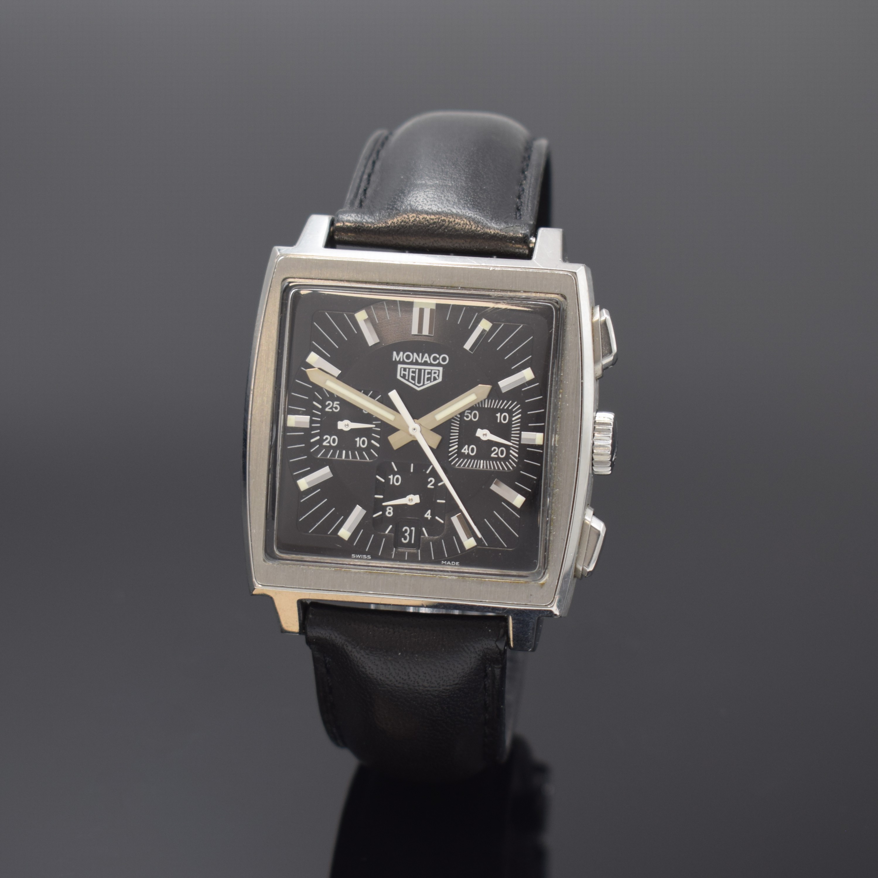 HEUER Armbandchronograph Monaco by TAG Heuer Referenz CS2111, Automatik, Schweiz um 2000, Edelstahlgeh. inkl. orig. Lederband m. orig. Dornschl., ...