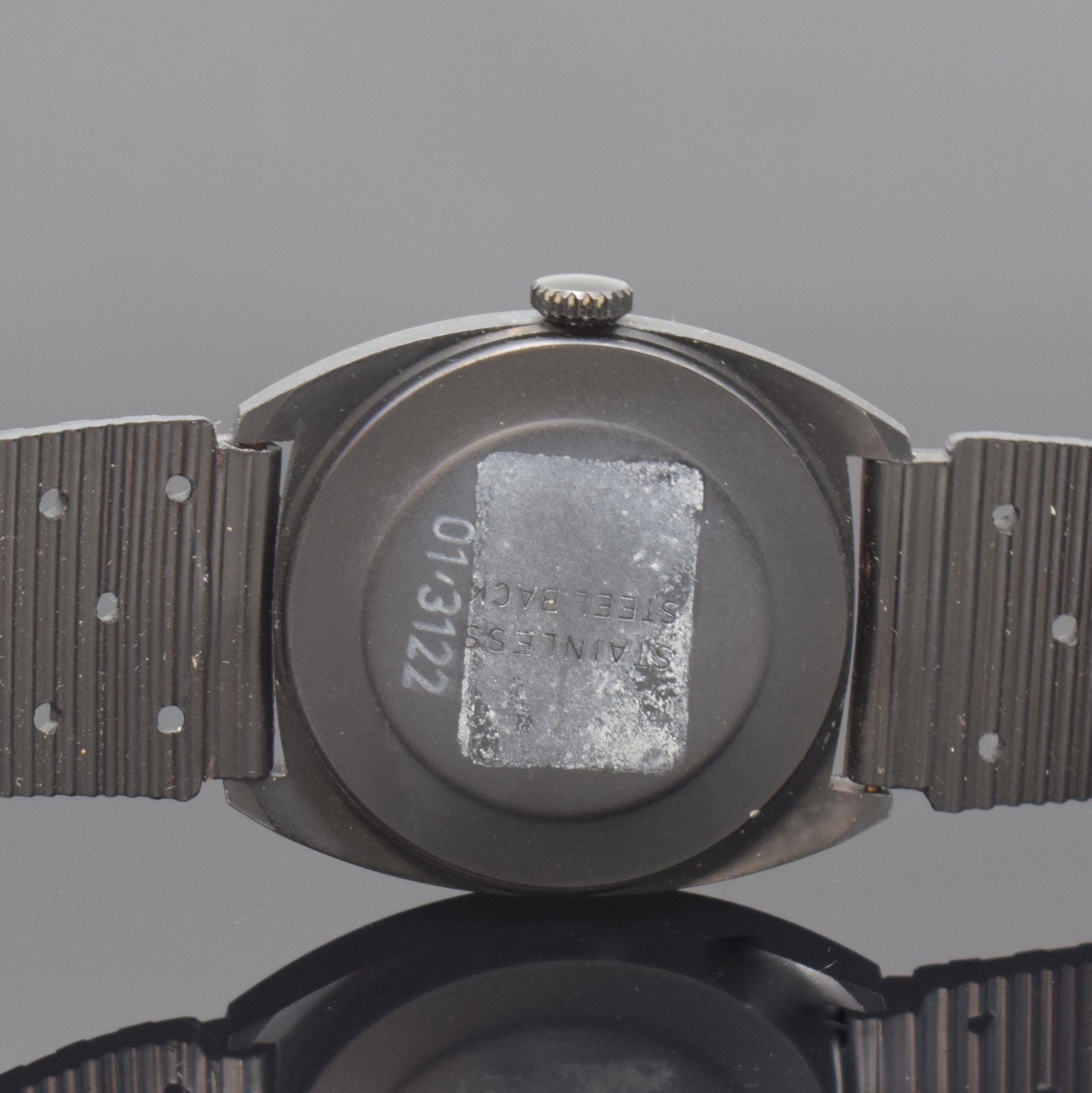 Detail c: KIENZLE Antimagnetic seltene, nahezu neuwertige Armbanduhr im geschwärzten Gehäuse, Deutschland um 1965, Handaufzug, Metallgeh., geschwärzt. ...