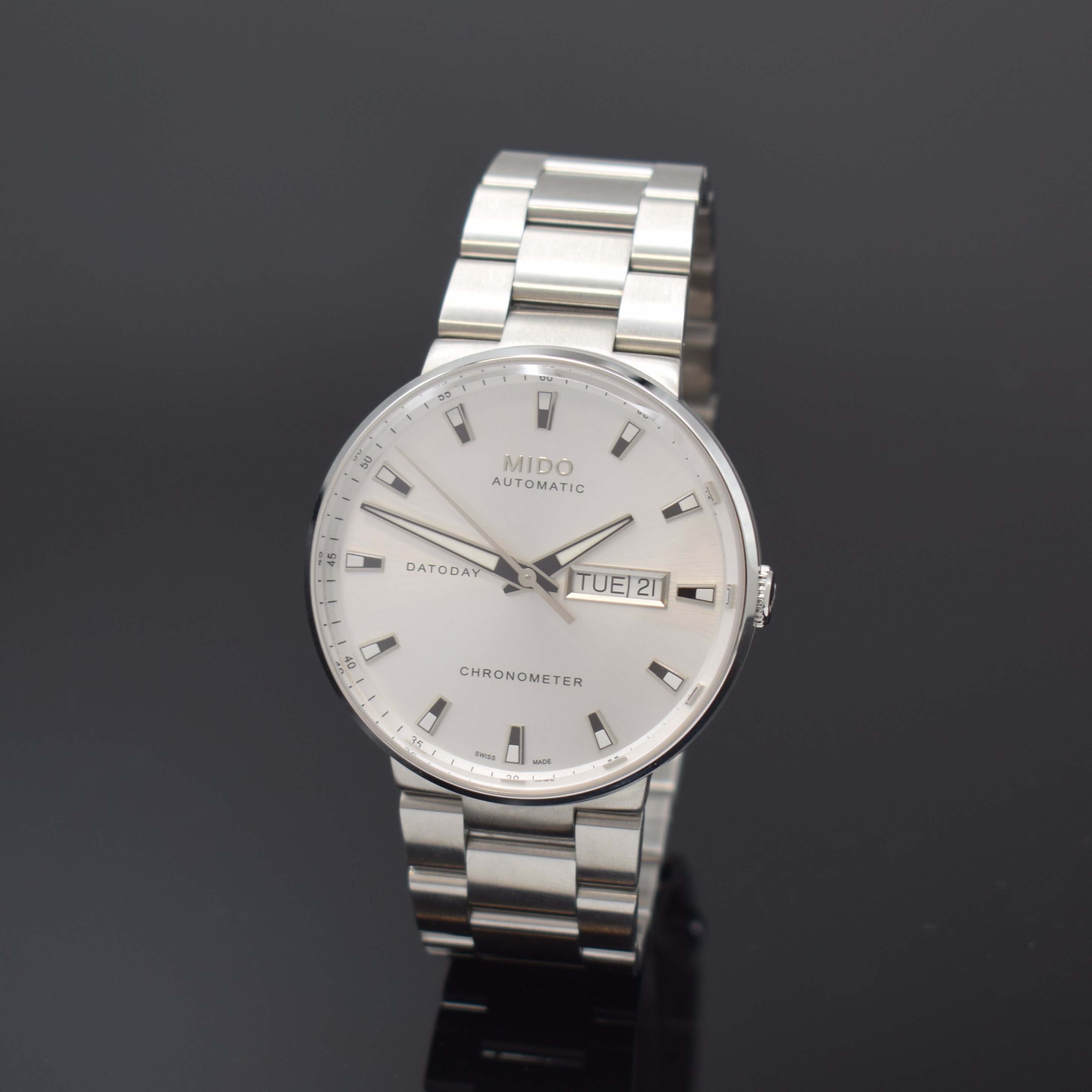 MIDO Armbandchronometer Datoday Referenz M014431, Automatik, Schweiz um 2010, Edelstahlgeh. inkl. Gliederband m. dopp. Faltschl., Boden verschr., ...