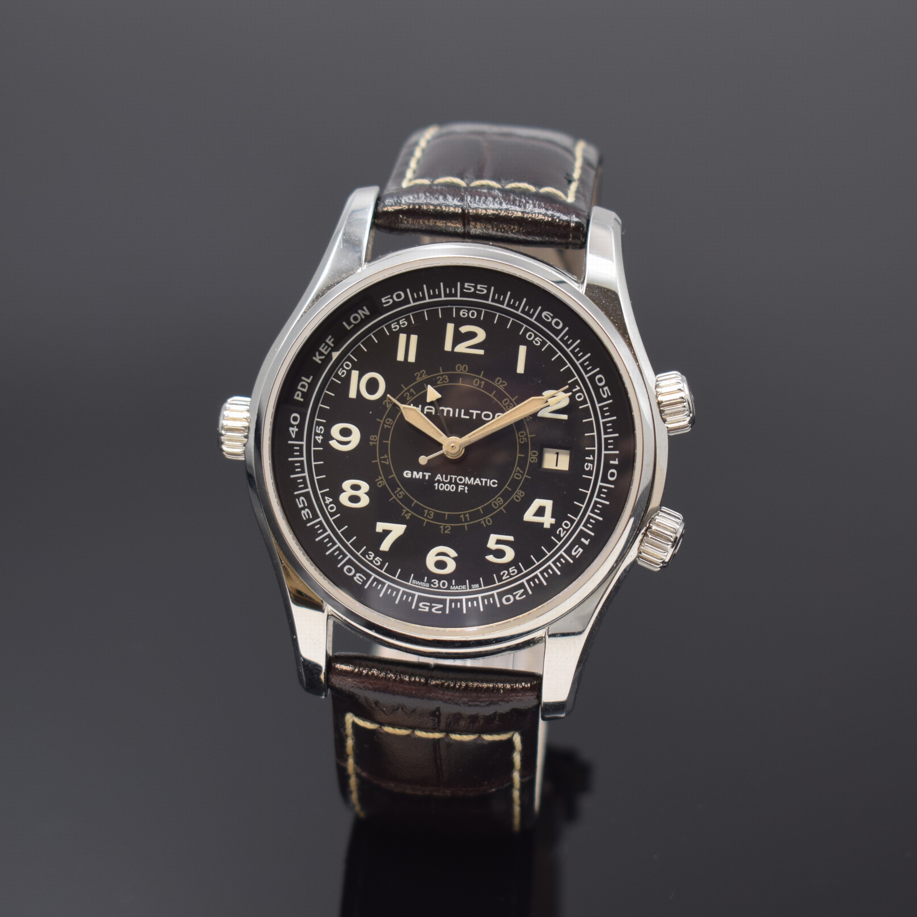 HAMILTON Herrenarmbanduhr Khaky Navy UTC Referenz H775050, Automatik, Schweiz um 2015, Edelstahlgeh. inkl. Lederband m. Faltschl., Boden 6-fach ...