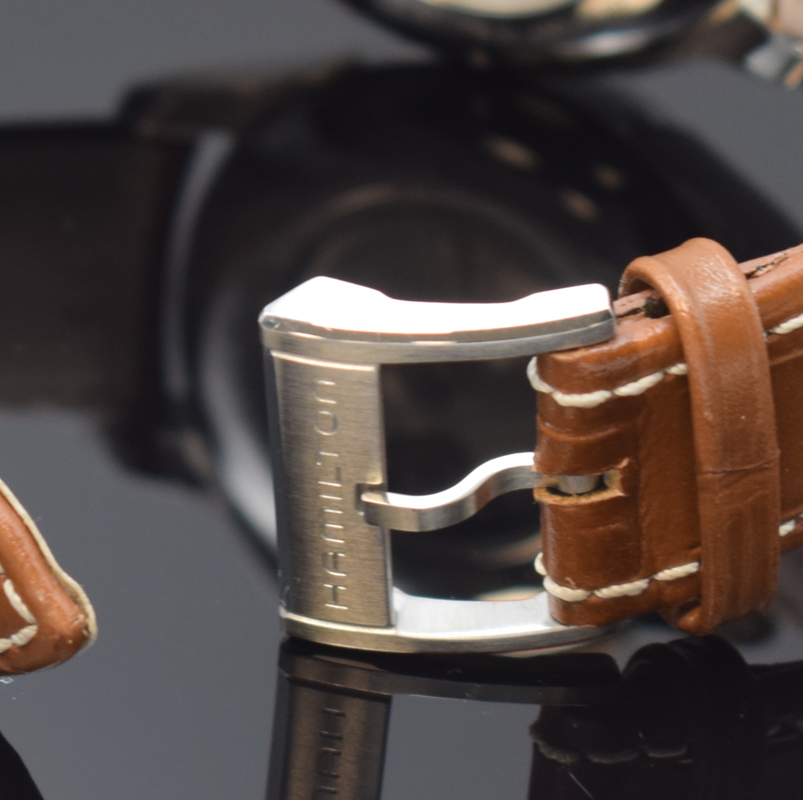 Detail b: HAMILTON Herrenarmbanduhr Jazzmaster Referenz H326060, Automatik, Schweiz um 2020, Edelstahlgeh. inkl. orig. Lederband m. orig. Dornschl., beids. ...