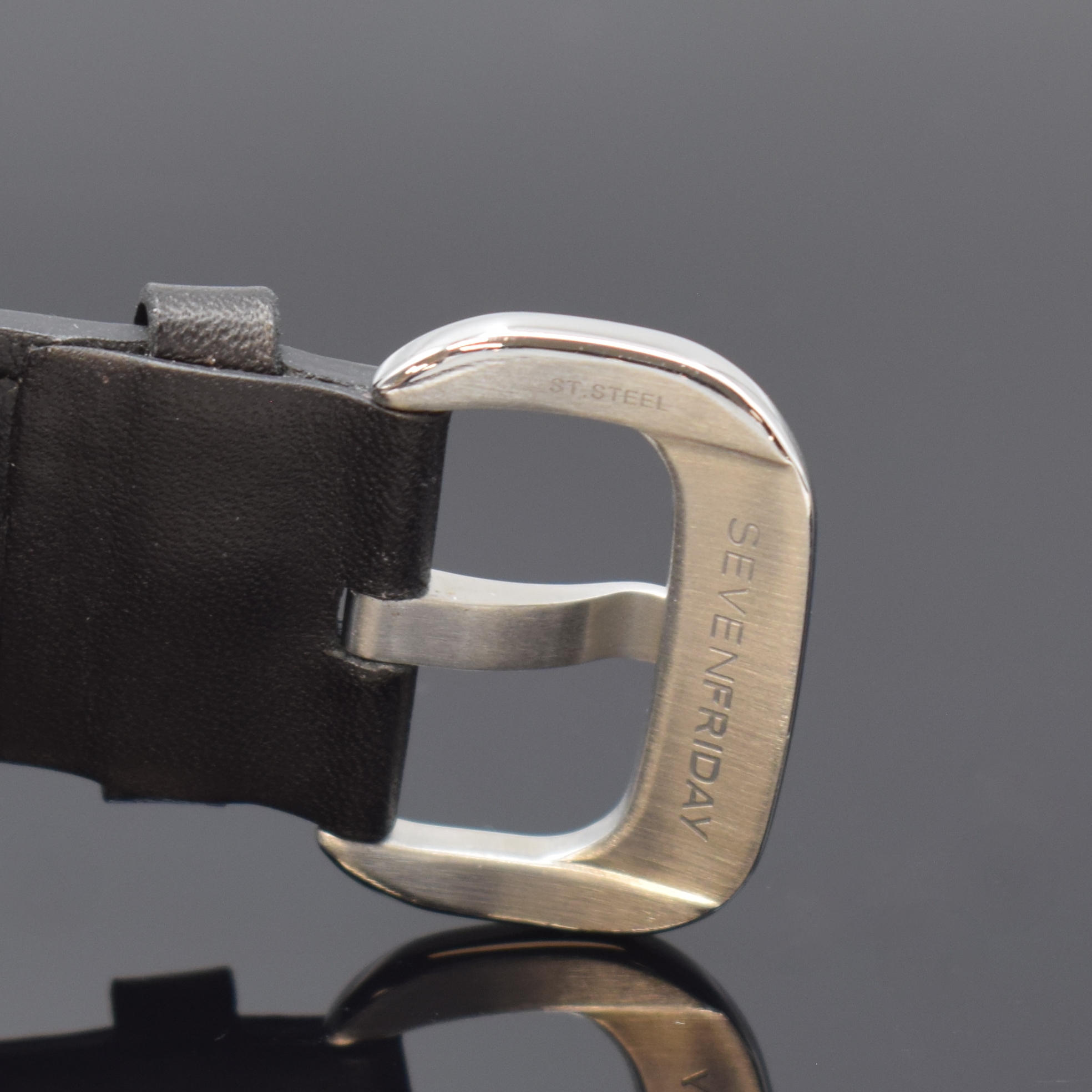 Detail b: SEVENFRIDAY Industrial Series ausgefallene Armbanduhr, Automatik, USA um 2013, massives Edelstahlgeh. inkl. orig. Lederband m. orig. Dornschl., ...