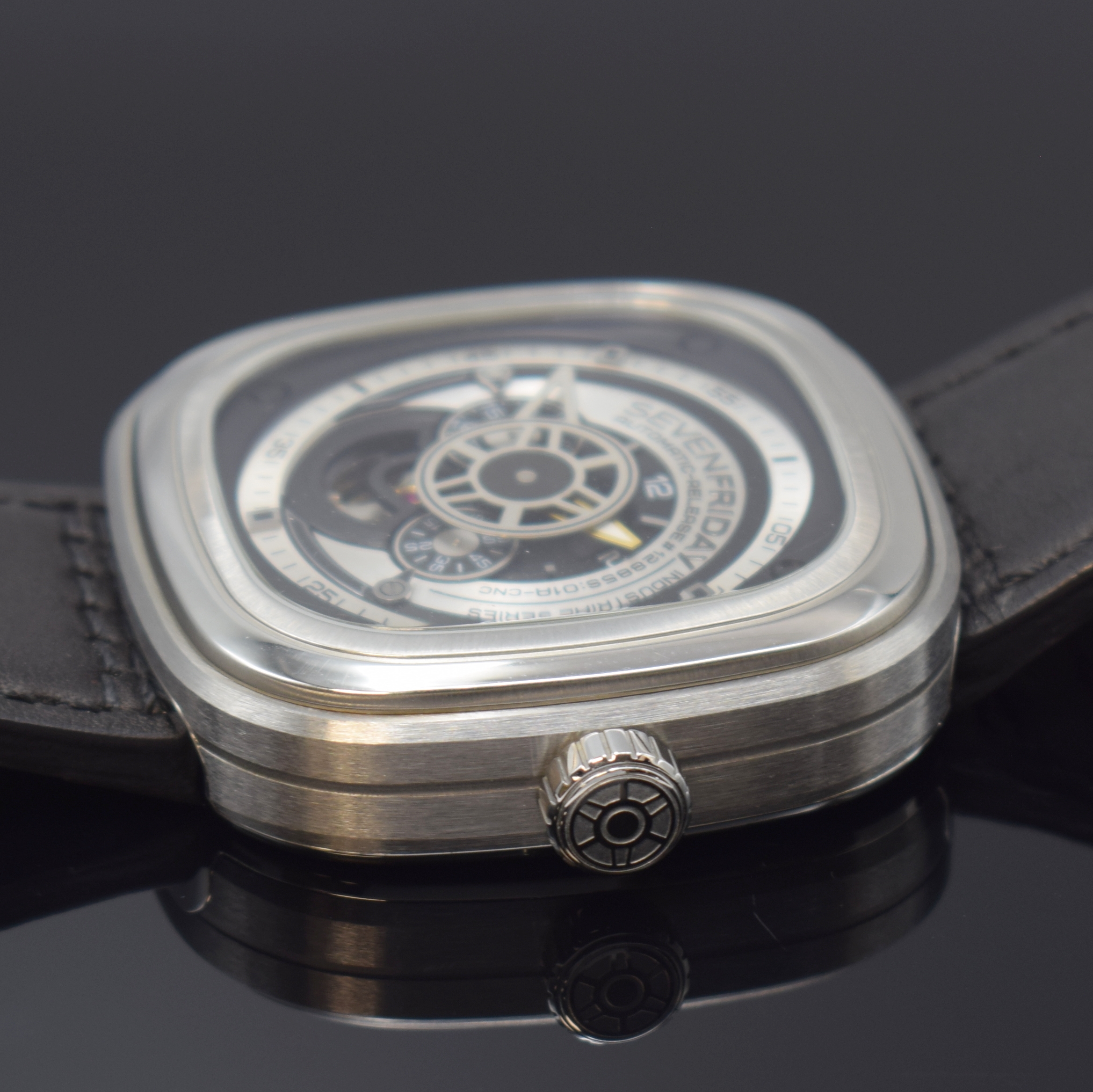 Detail c: SEVENFRIDAY Industrial Series ausgefallene Armbanduhr, Automatik, USA um 2013, massives Edelstahlgeh. inkl. orig. Lederband m. orig. Dornschl., ...