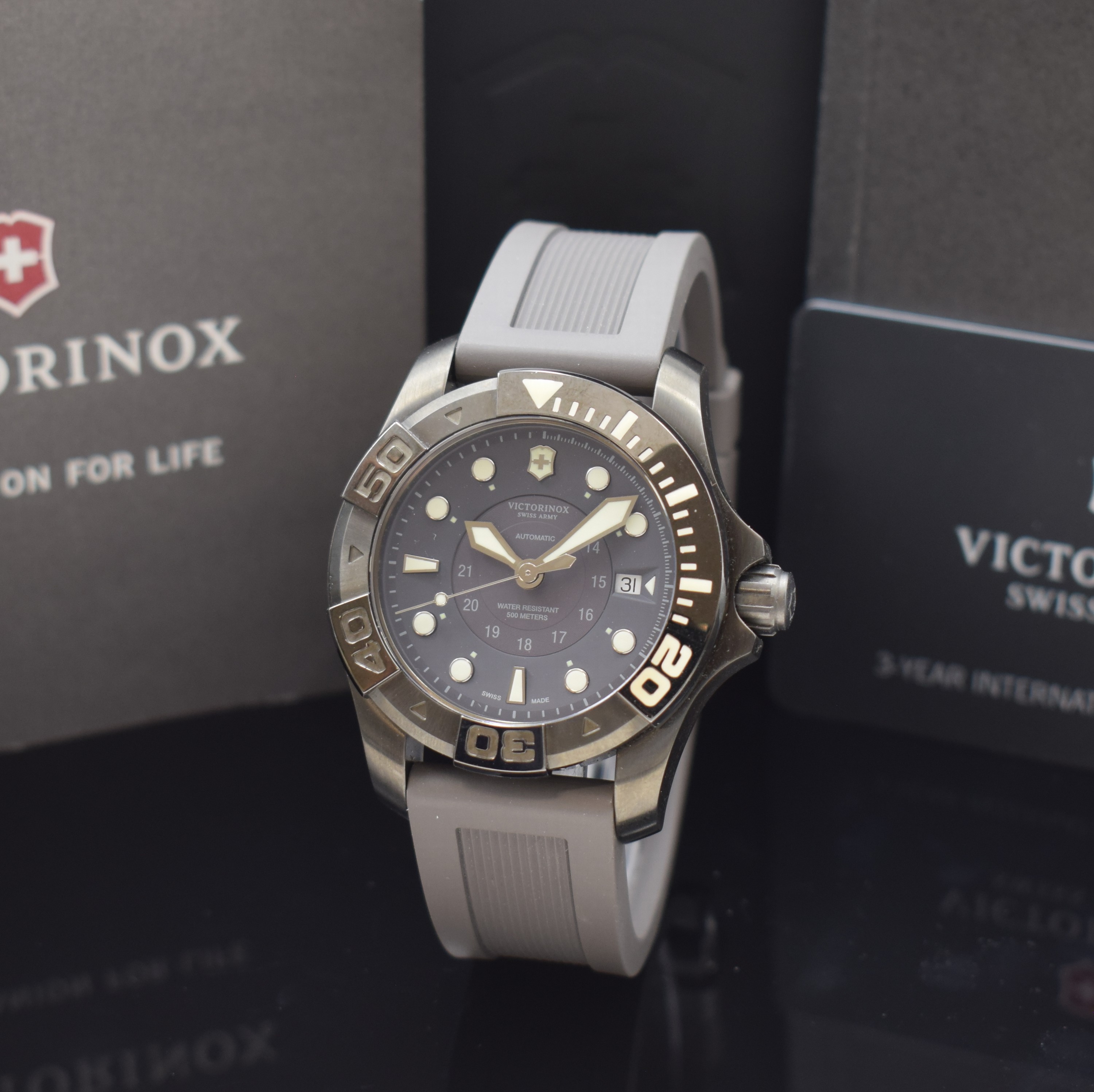 VICTORINOX Herrenarmbanduhr Dive Master 500 Referenz 241561, Automatik, geschw. Edelstahlgeh. inkl. orig. Kautschukband m. orig. Dornschl., beids. ...