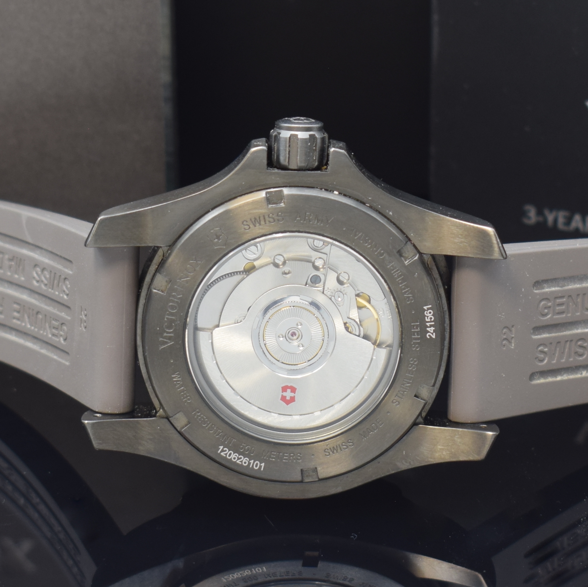 Detail d: VICTORINOX Herrenarmbanduhr Dive Master 500 Referenz 241561, Automatik, geschw. Edelstahlgeh. inkl. orig. Kautschukband m. orig. Dornschl., beids. ...