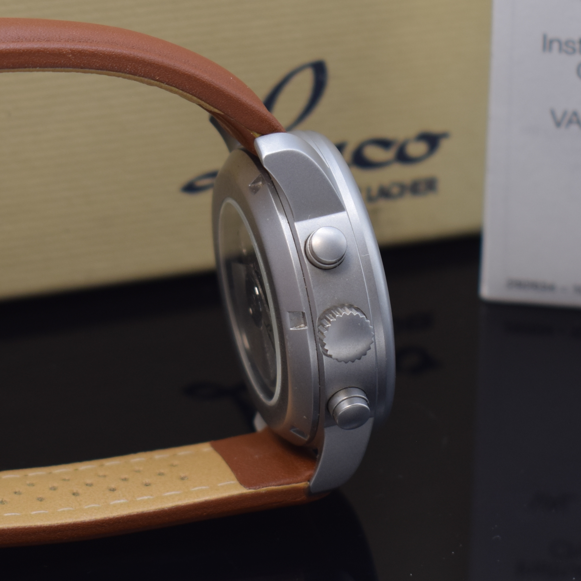 Detail b: LACO by Lacher Armbandchronograph, Automatik, Deutschland/Schweiz um 2005, matt. Edelstahlgeh. inkl. Lederband m. Faltschl., beids. vergl., Boden und ...