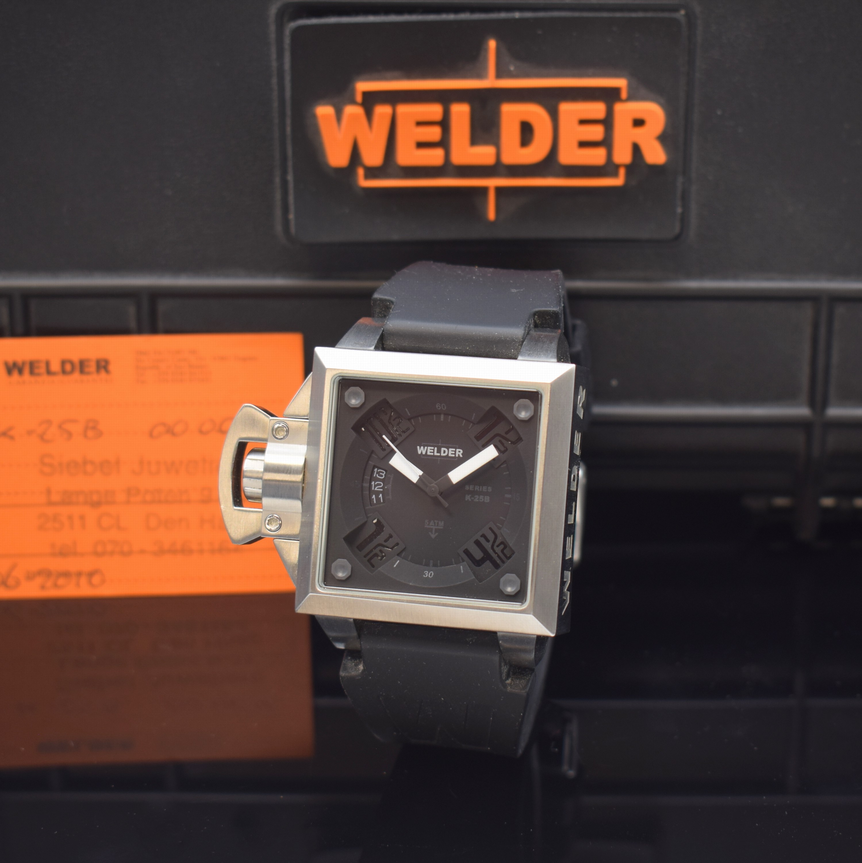 WELDER Herrenarmbanduhr Series K-25B, quarz,Edelstahlgeh. inkl. orig. Kautschukband mit orig. Dornschl., Boden 4-fach verschr., Krone bei 9 unter ...