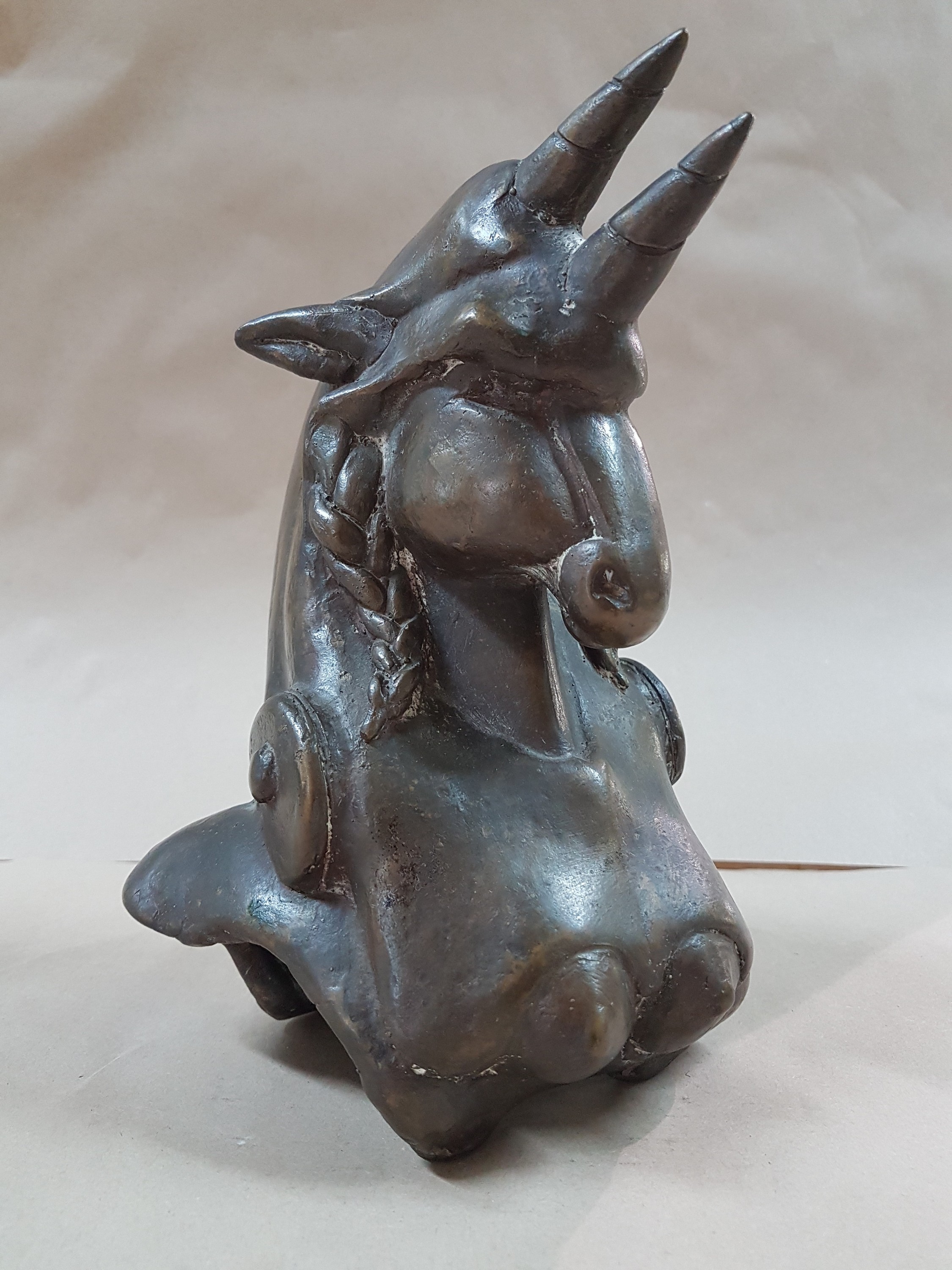 Detail a: Gernot Rumpf, geb. 1941 Kaiserslautern, Einhorn, Bronzeguss, signiert, num. 8/25, H. ca. 23cm