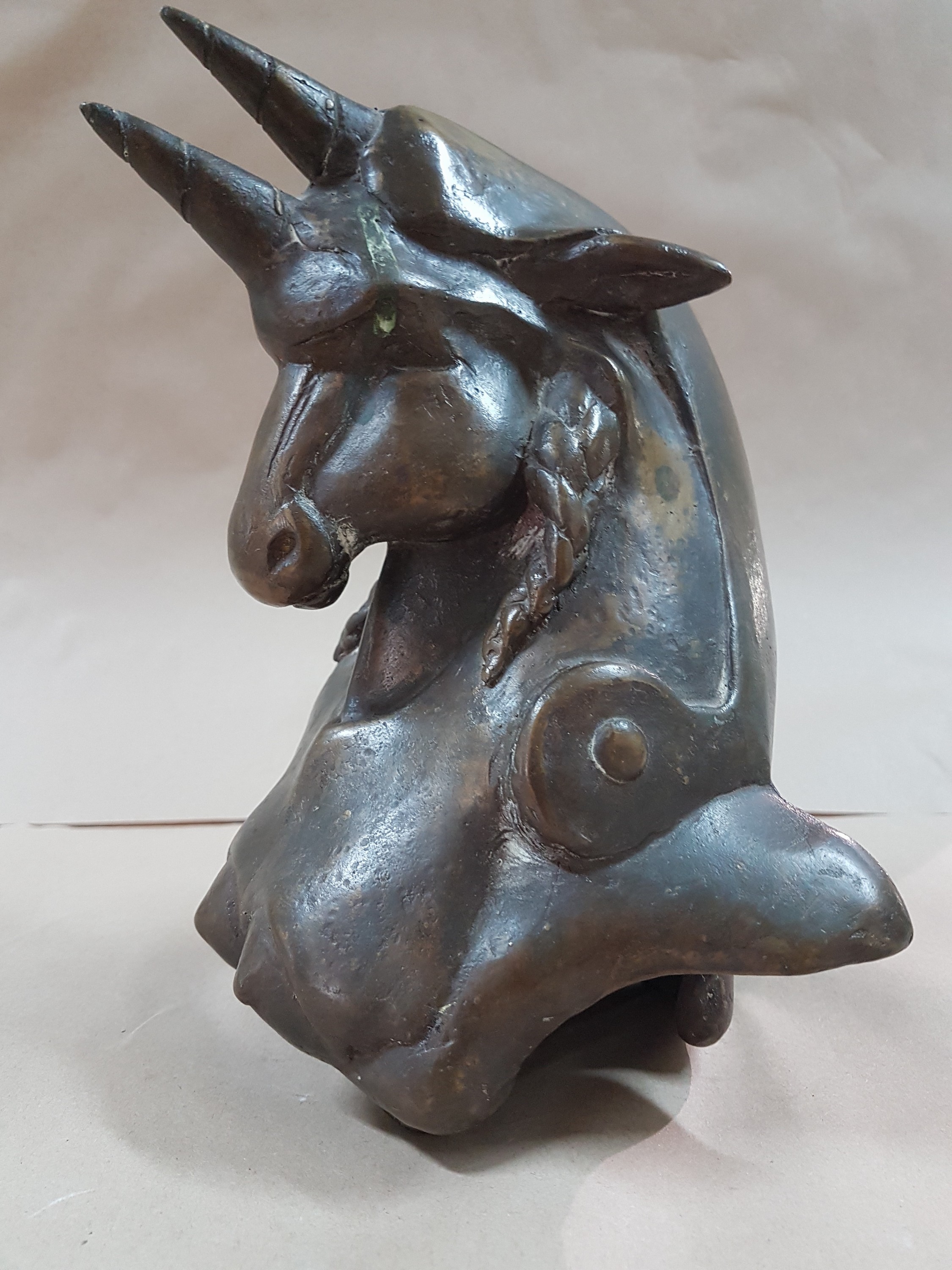 Detail e: Gernot Rumpf, geb. 1941 Kaiserslautern, Einhorn, Bronzeguss, signiert, num. 8/25, H. ca. 23cm