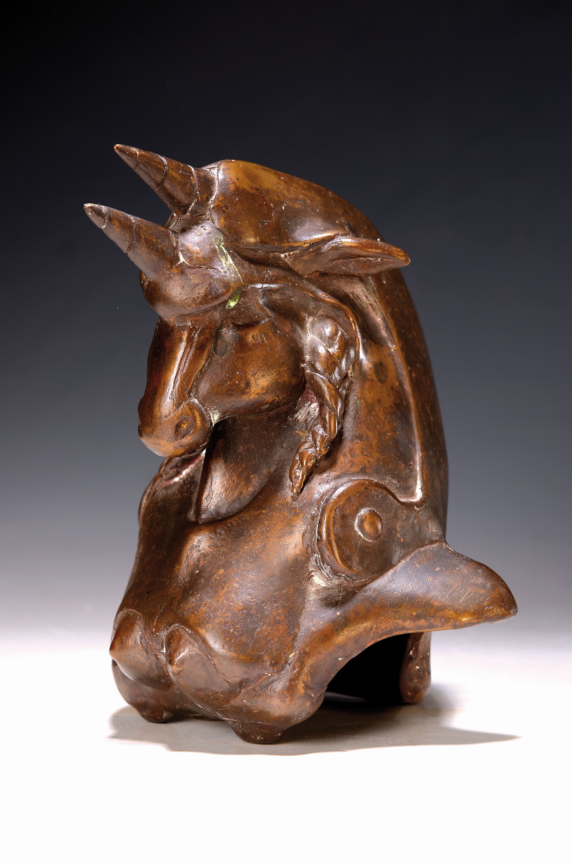 Detail k: Gernot Rumpf, geb. 1941 Kaiserslautern, Einhorn, Bronzeguss, signiert, num. 8/25, H. ca. 23cm