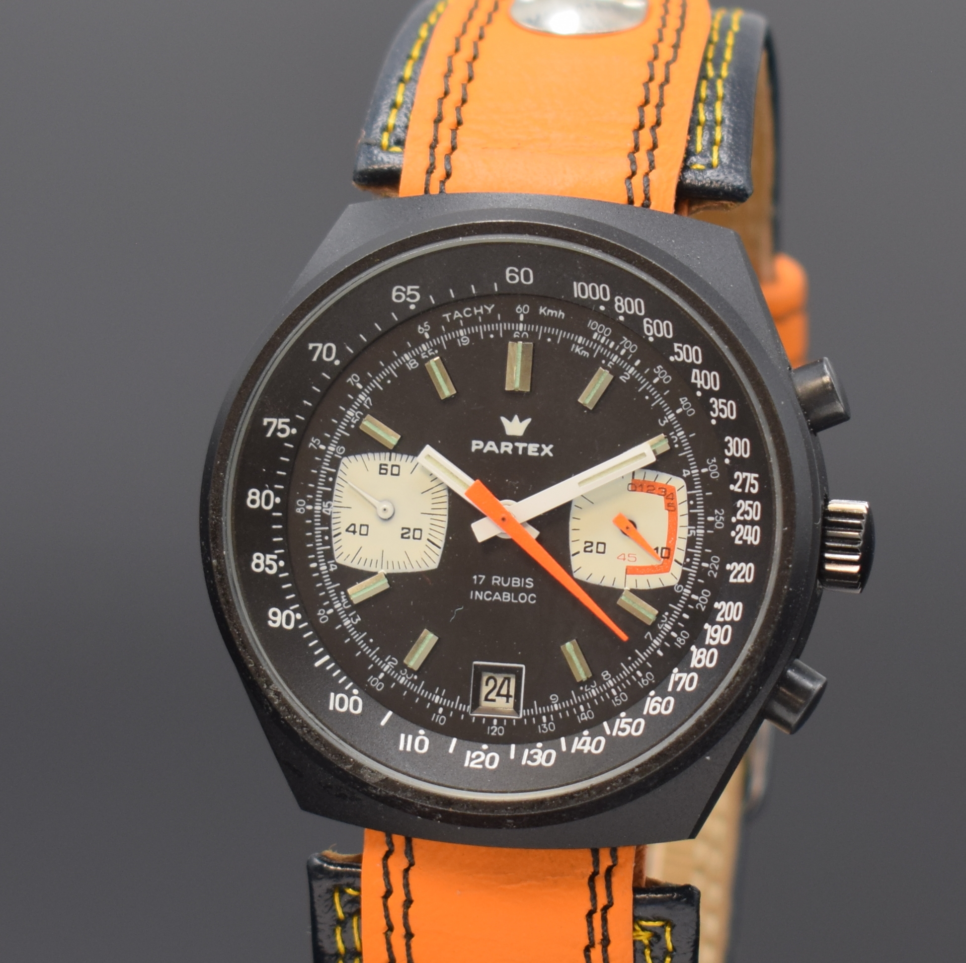 Detail a: PARTEX Armbandchronograph mit Kaliber Valjoux 7734, Schweiz um 1970, Handaufzug, geschw. Geh., Edelstahlboden verschr., schwarzes Zifferbl. m. ...