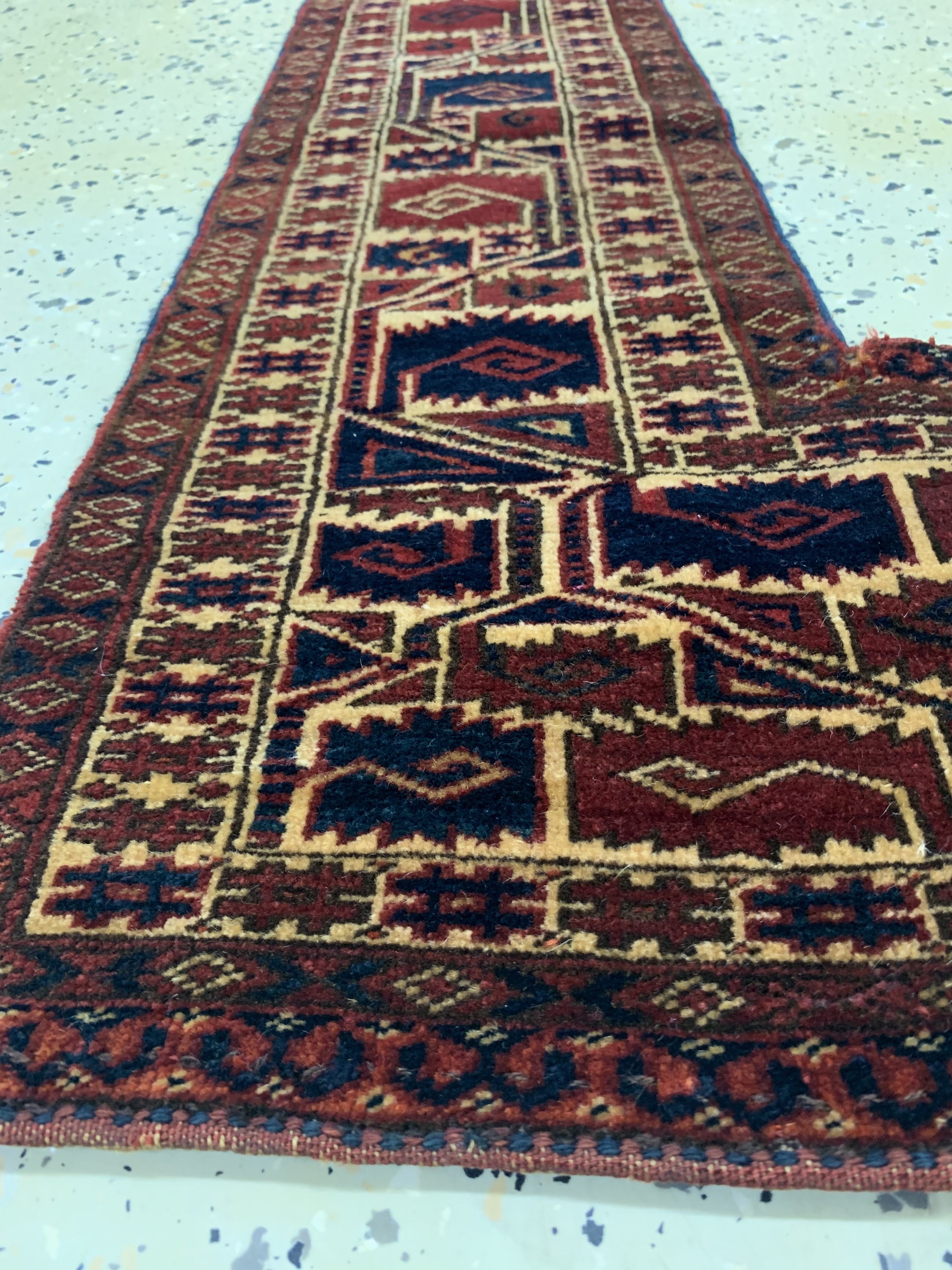 Detail d: Antiker Yomud"Kapunuk", Turkmenistan, 19.Jhd, Wolle auf Wolle, ca. 100 x 115 cm, EHZ: 2, (alte Reparaturen)