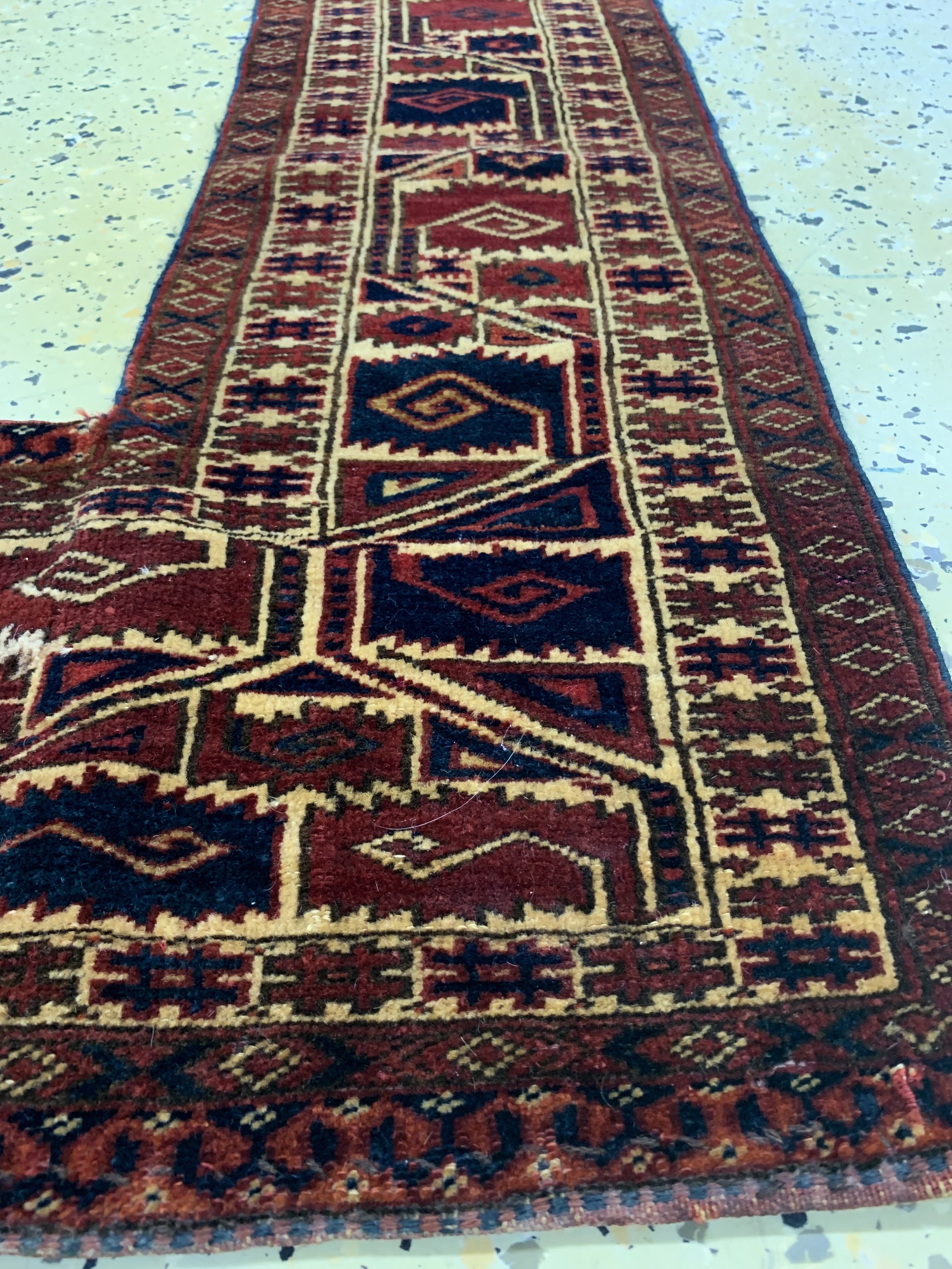 Detail e: Antiker Yomud"Kapunuk", Turkmenistan, 19.Jhd, Wolle auf Wolle, ca. 100 x 115 cm, EHZ: 2, (alte Reparaturen)