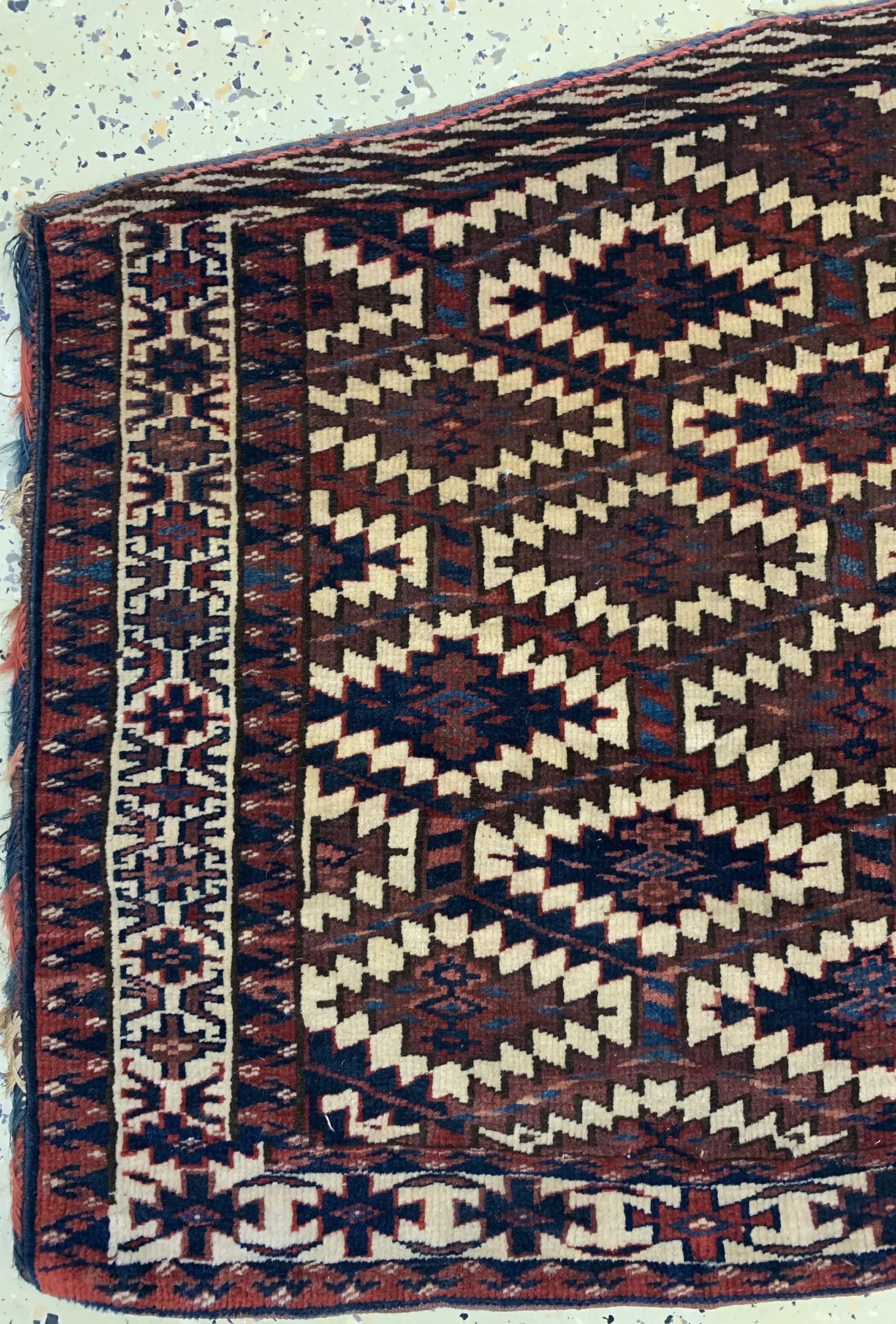 Detail c: Antiker Yomud"Asmalyk", Turkmenistan, 19.Jhd, Wolle auf Wolle, ca. 118 x 65 cm, EHZ:2