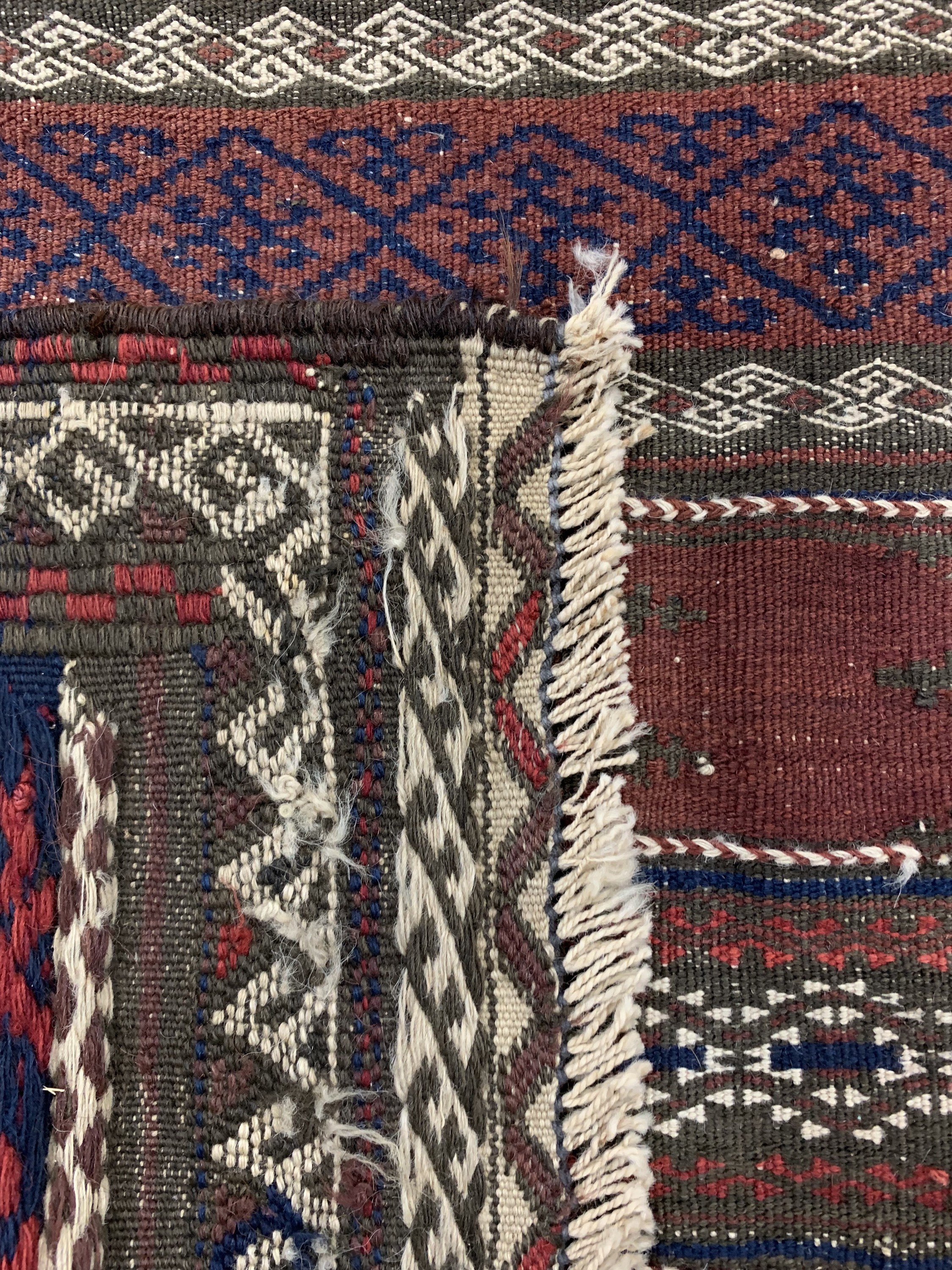 Detail d: Belutsch Sumakh antik, Persien, um 1900, Wolle auf Wolle, ca. 234 x 108 cm, EHZ: 2