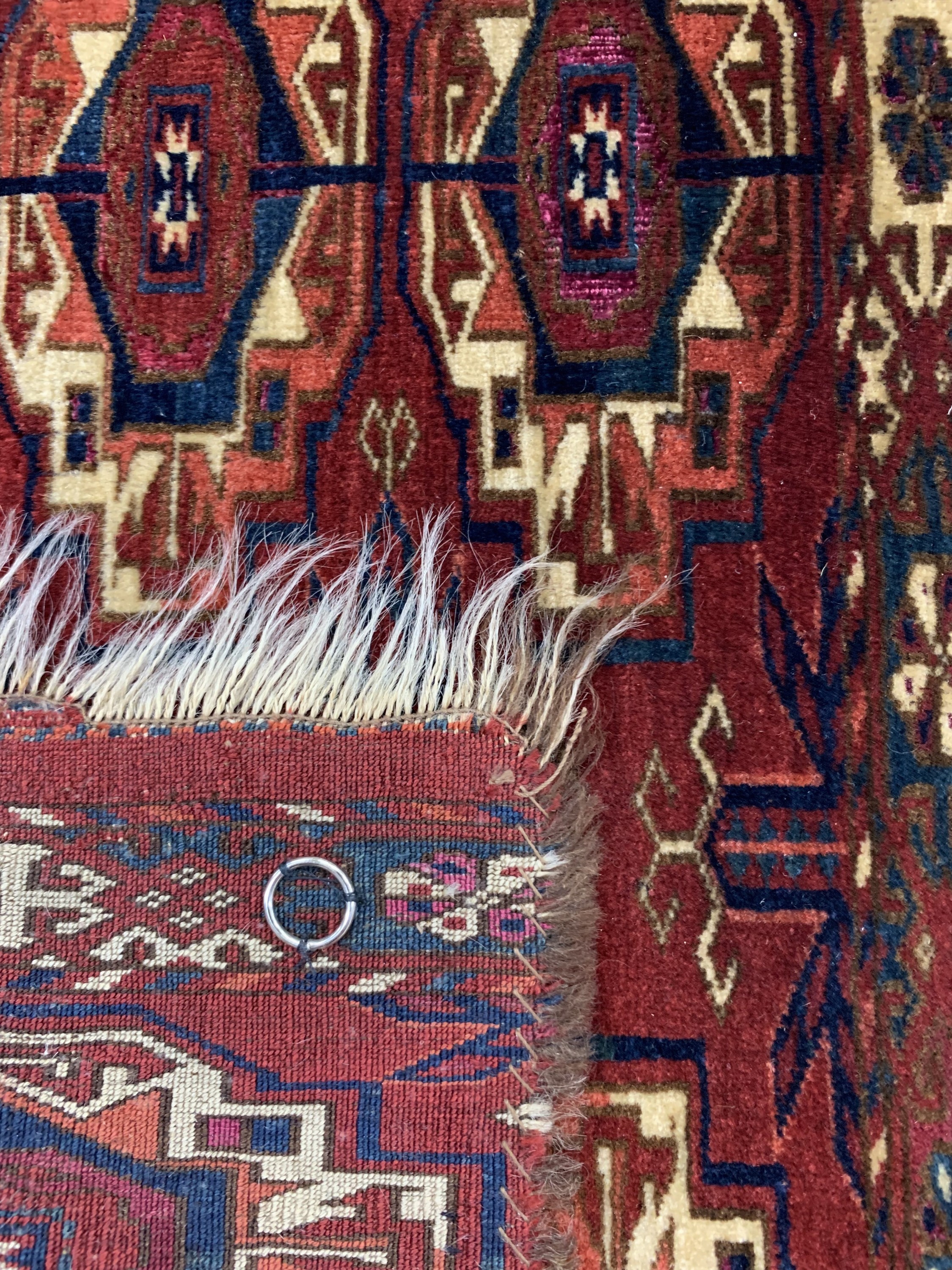 Detail c: 2 Lots Tekke Torba, Turkmenistan, 19.Jhd, Wolle auf Wolle, ca. 126 x 50 cm, EHZ: 3-4