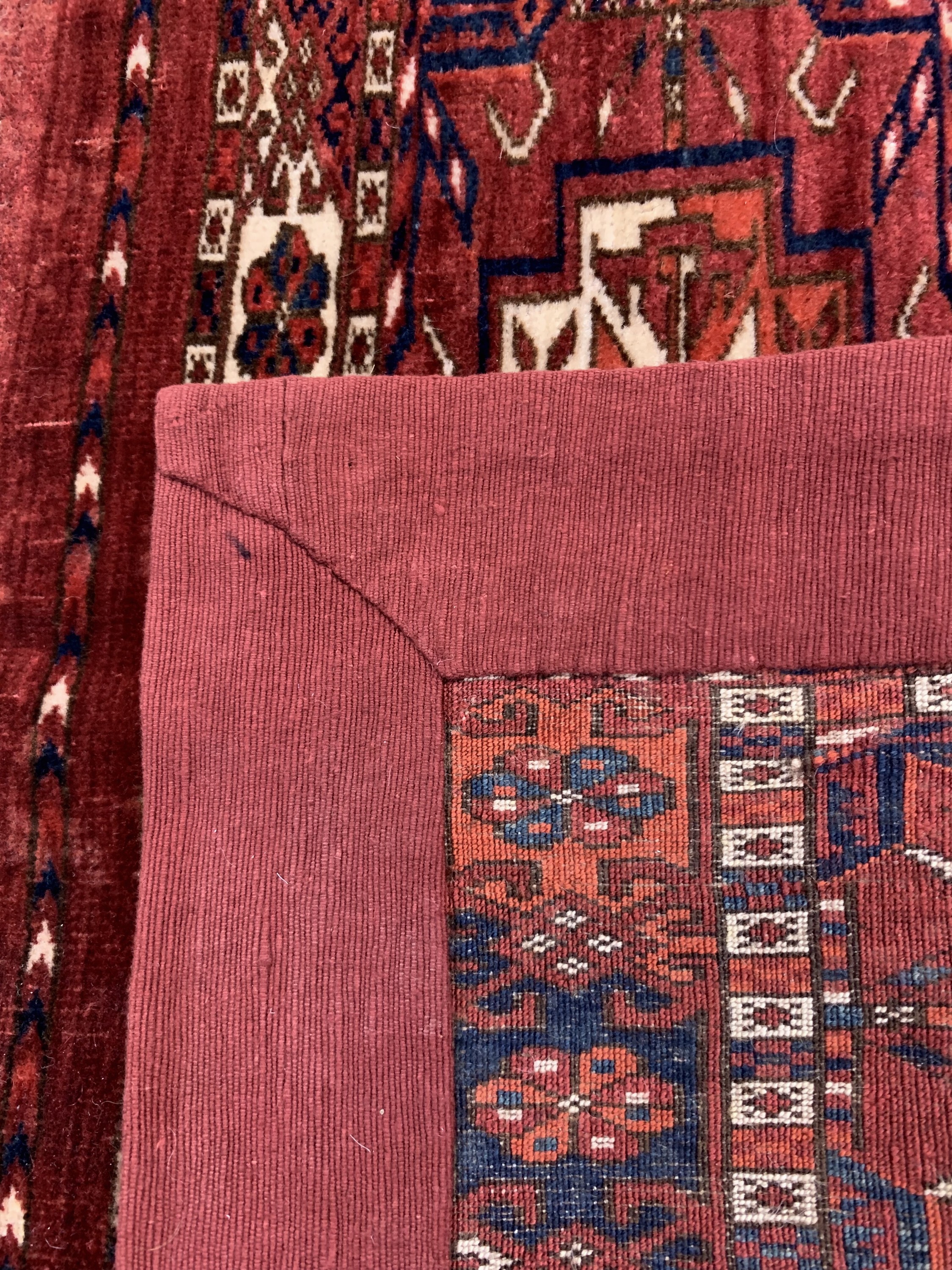 Detail d: Antiker Tekke Torba, Turkmenistan, Mitte 19.Jhd, Wolle auf Wolle, ca. 124 x 44 cm, EHZ:3-4