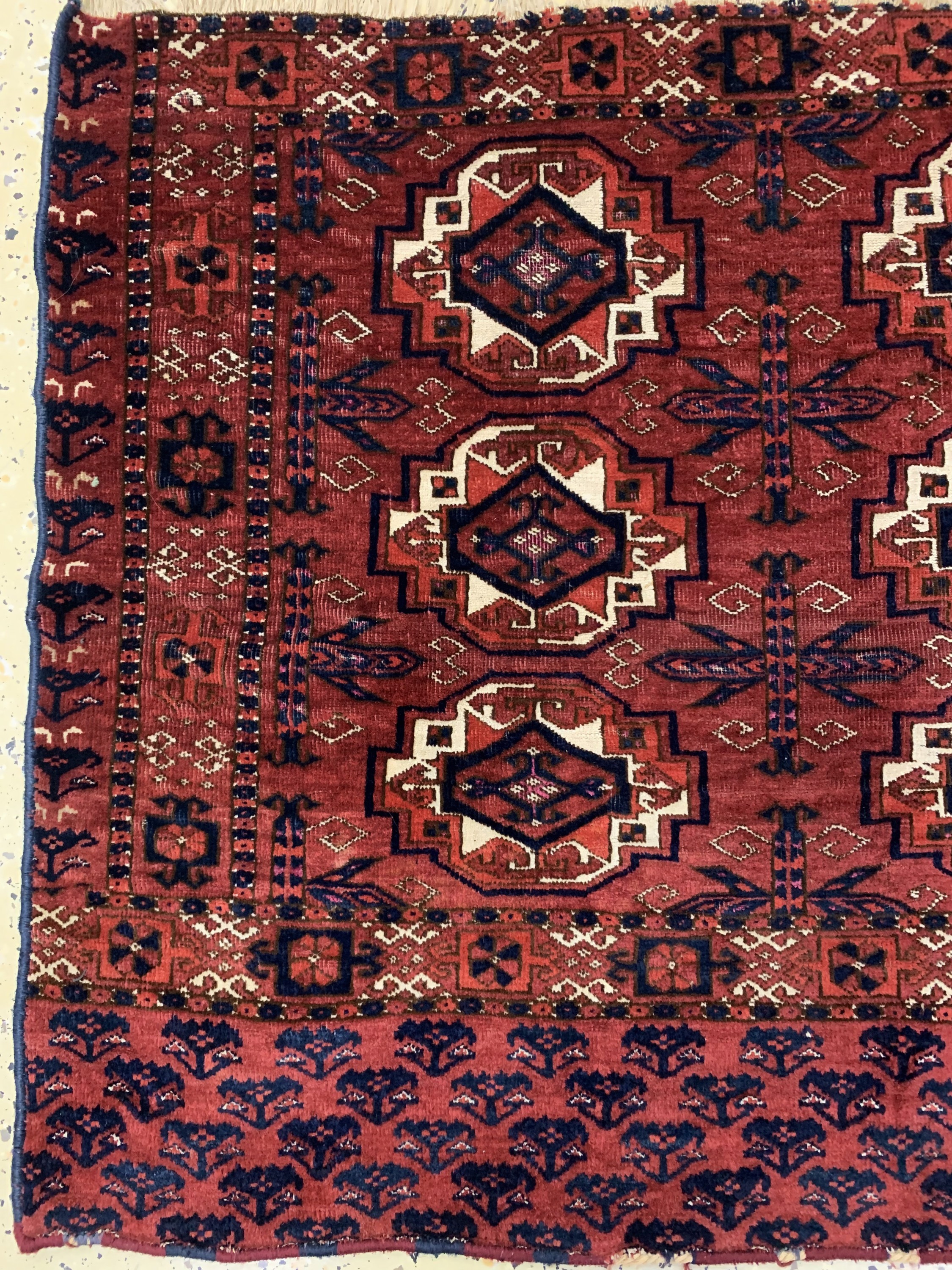 Detail a: Antiker"Saryk mit Seide", Turkmenistan, Ende 19.Jhd, Wolle mit Seide & Baumwolle, ca. 114 x 76 cm, EHZ: 3-4