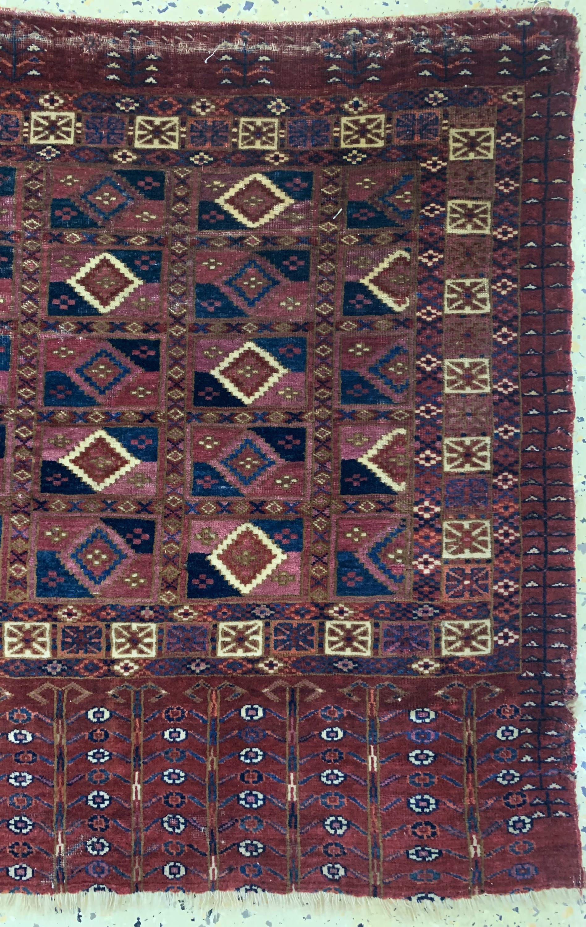 Detail a: Antiker Tekke Tschowal, Turkmenistan, 19.Jhd, Wolle auf Wolle, ca. 114 x 70 cm, EHZ:3, (alter Restaurierung)