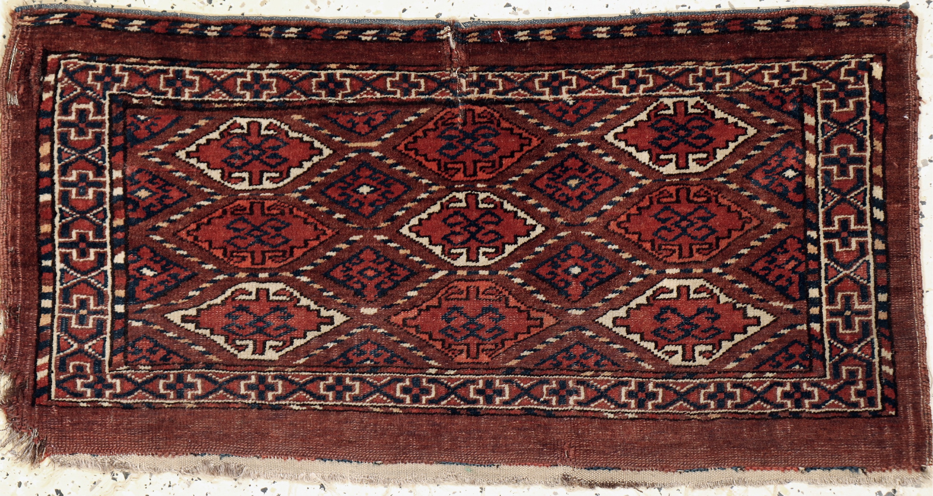 Antiker Yumod Mafrasch, Turkmenistan, 19.Jhd, Wolle auf Wolle, ca. 84 x 43 cm, EHZ: 4, (mehrere Risse)