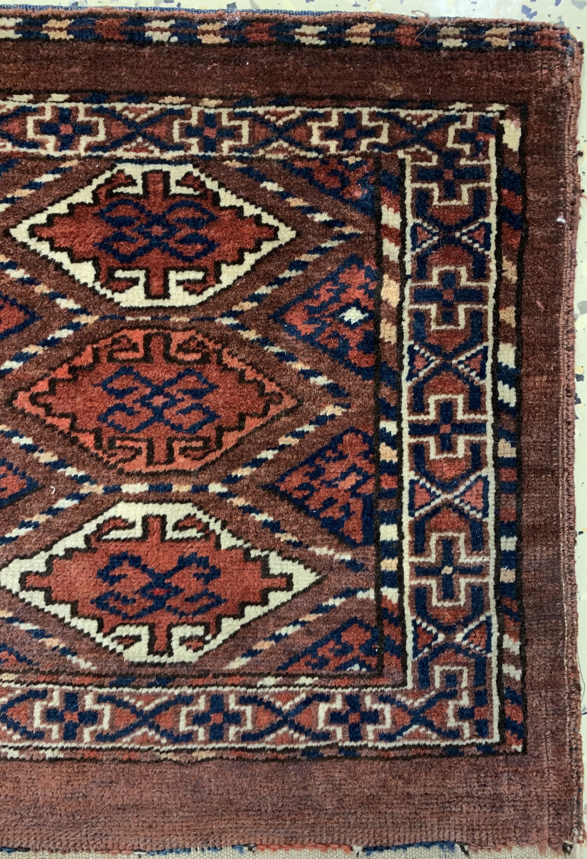Detail c: Antiker Yumod Mafrasch, Turkmenistan, 19.Jhd, Wolle auf Wolle, ca. 84 x 43 cm, EHZ: 4, (mehrere Risse)