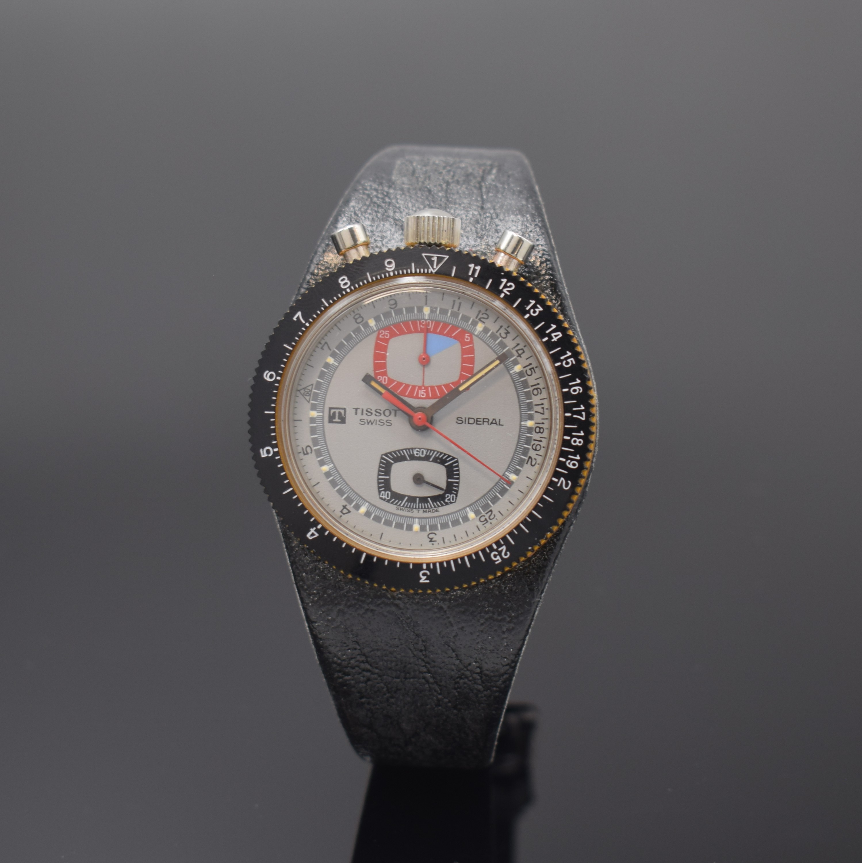 TISSOT SIDERAL Herrenarmbanduhr mit Chronograph, Schweiz um 1968, pultförmiges Monocoque Fiberglas-Geh. inkl. integr. orig. Lederband m. Dornschl., ...