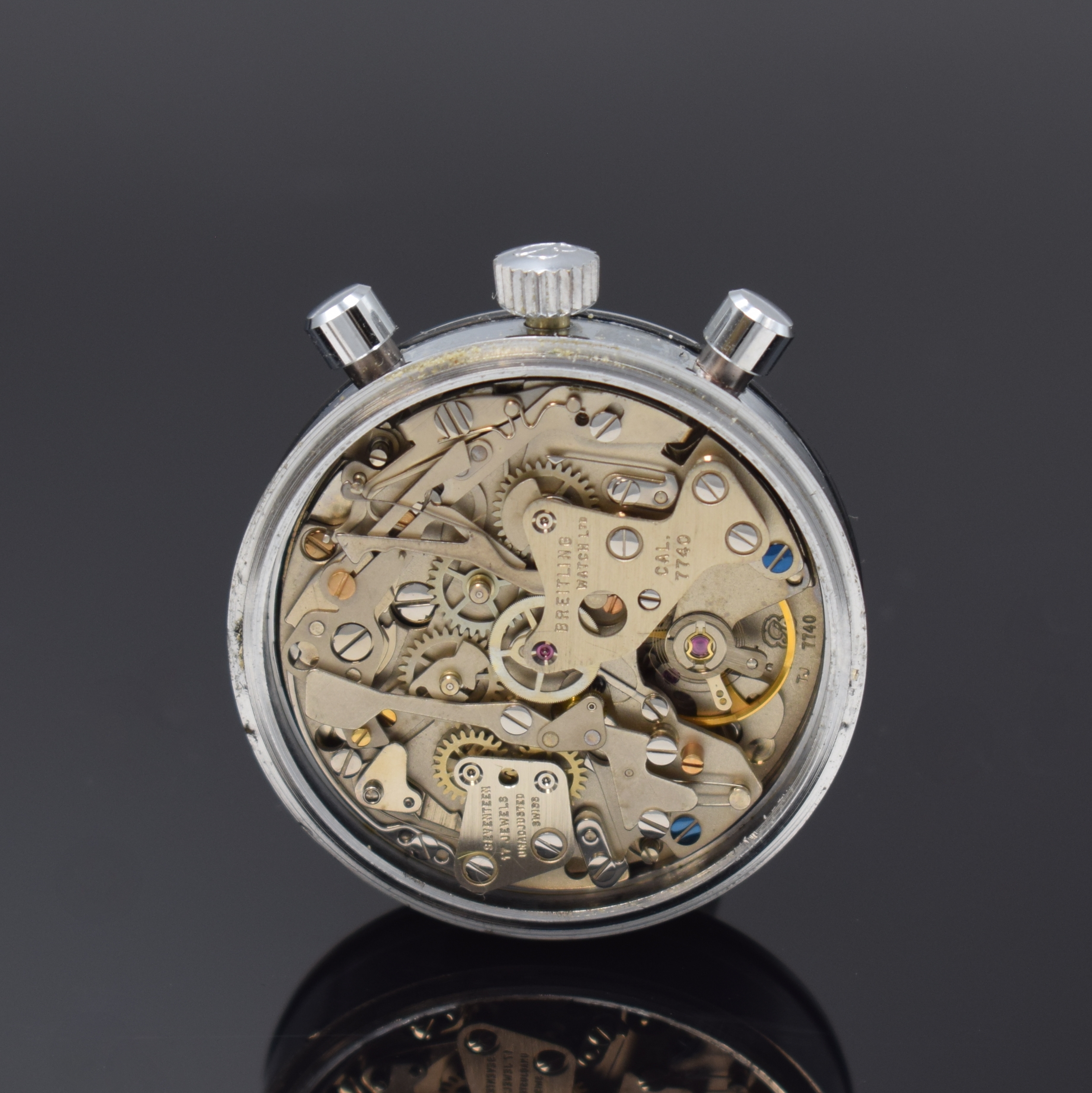 Detail e: BREITLING ungetragener Armbandchronograph Long Playing Referenz 7103.3, Handaufzug, Schweiz um 1973, Edelstahlgeh. inkl. altem orig. Display ...