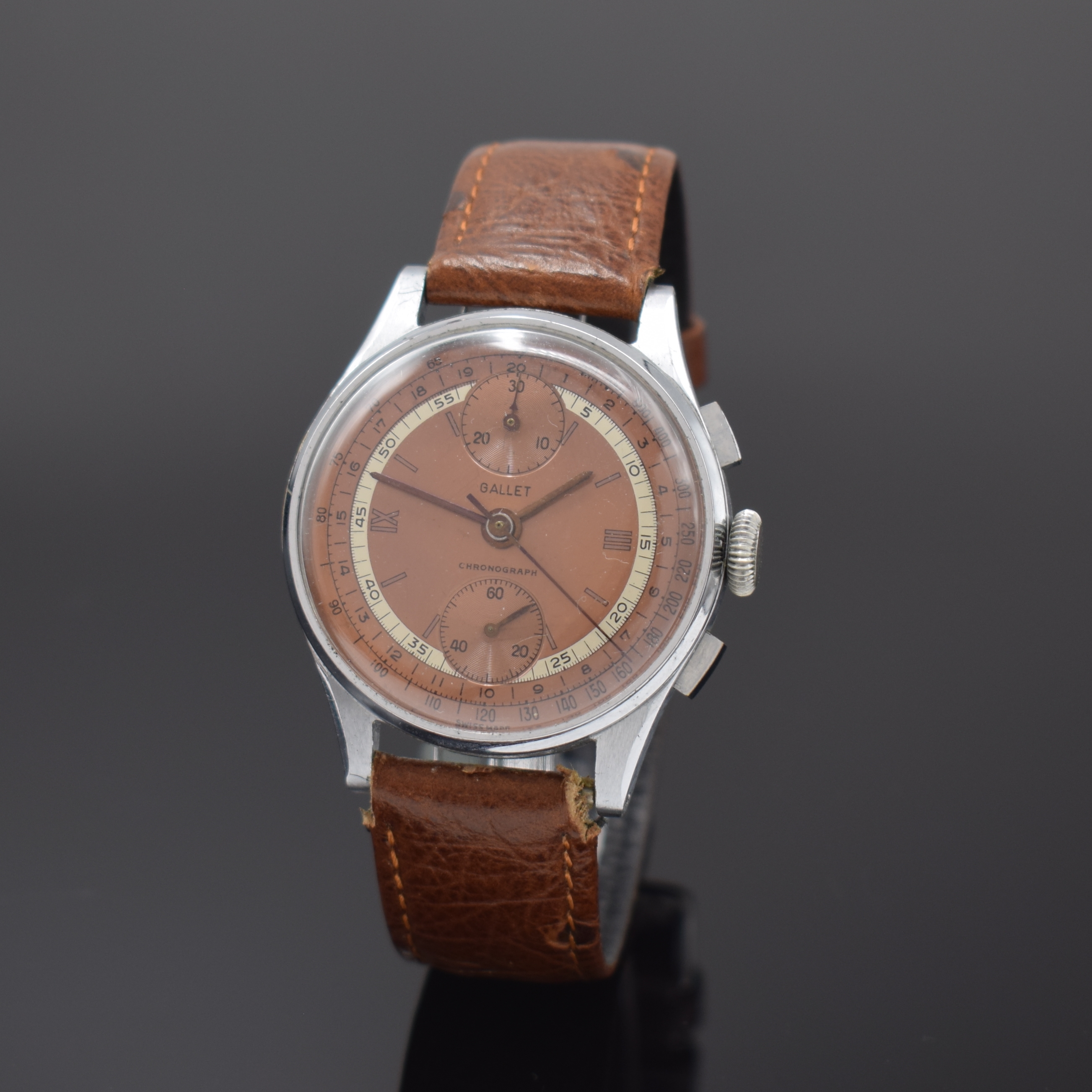 GALLET Schaltradchronograph, Handaufzug, Schweiz um 1940, Metall verchr., Edelstahlboden u. Glasrand aufgedr., zweifarbiges meist kupferfarb. ...