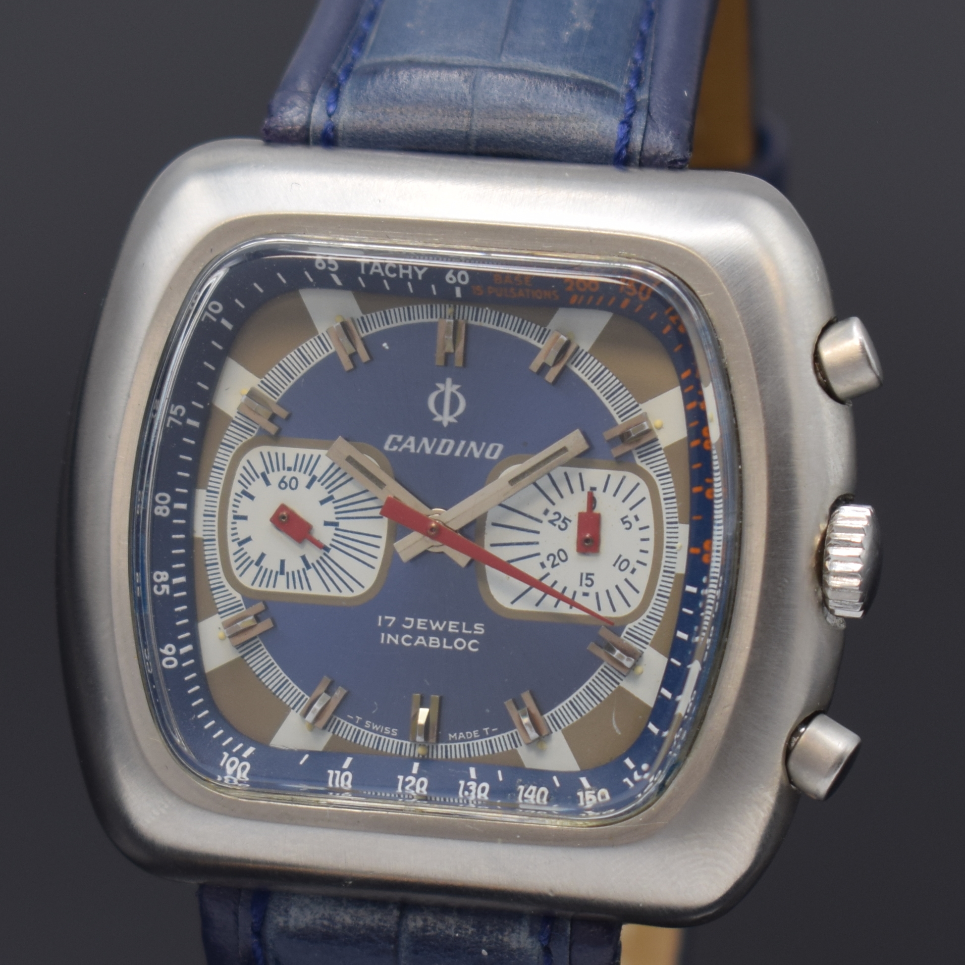 Detail a: CANDINO Armbandchronograph in Stahl, Schweiz um 1975, Handaufzug, satiniertes Geh., Boden verschr., blaues Zifferbl., cremefarb. Minuterie u. ...