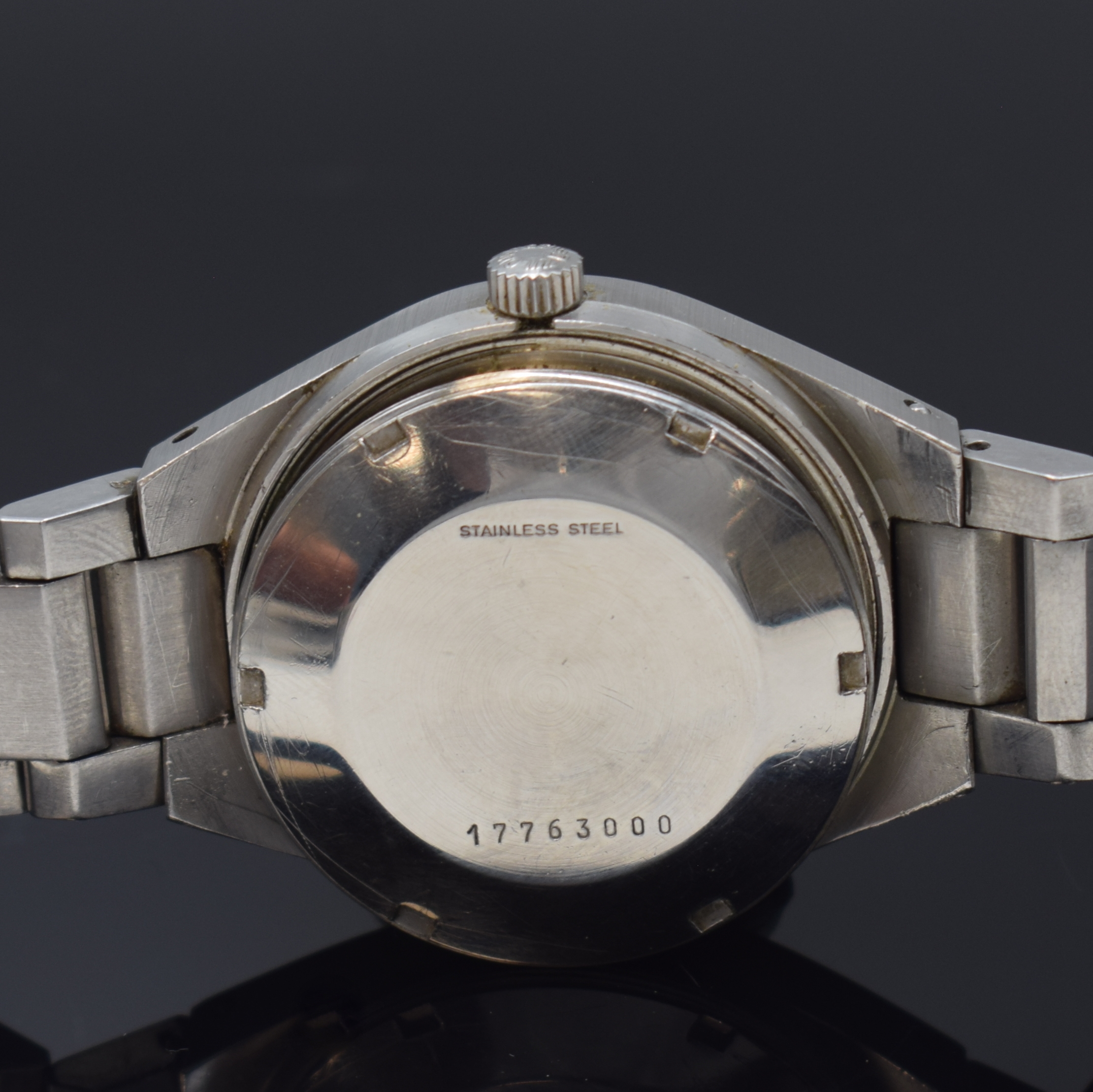 Detail f: LONGINES Armbanduhr in Stahl/Stahlband, Schweiz um 1975, Automatik, 2-tlg. Geh. m. integr. orig. Band, Boden verschr., orig. Krone, silb. Zifferbl., ...