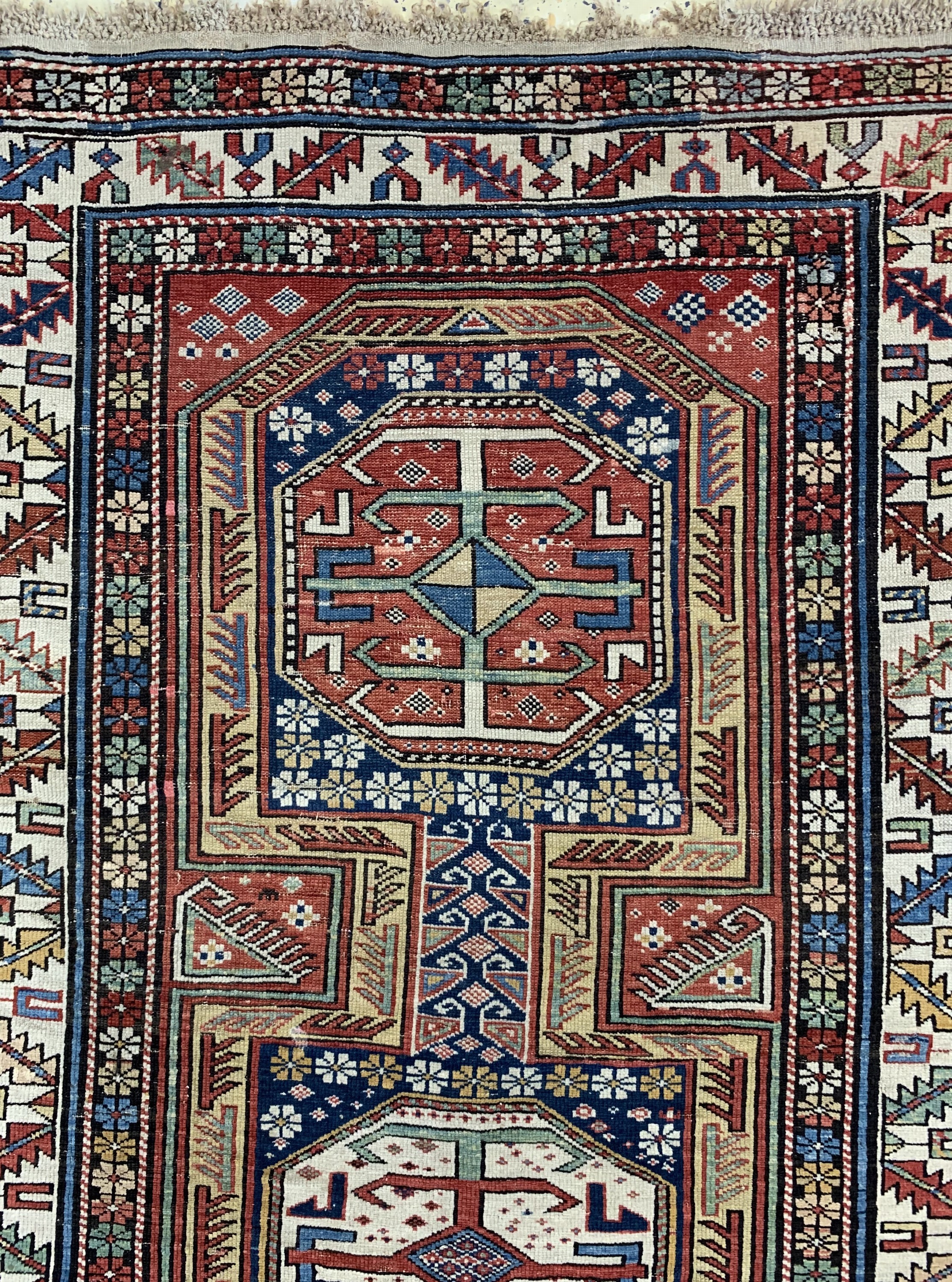 Detail c: Ordutsch"Konagend"antik, Kaukasus, 19.Jhd, Wolle auf Wolle, ca. 250 x 107 cm, EHZ: 3, (alte Restaurierungen)
